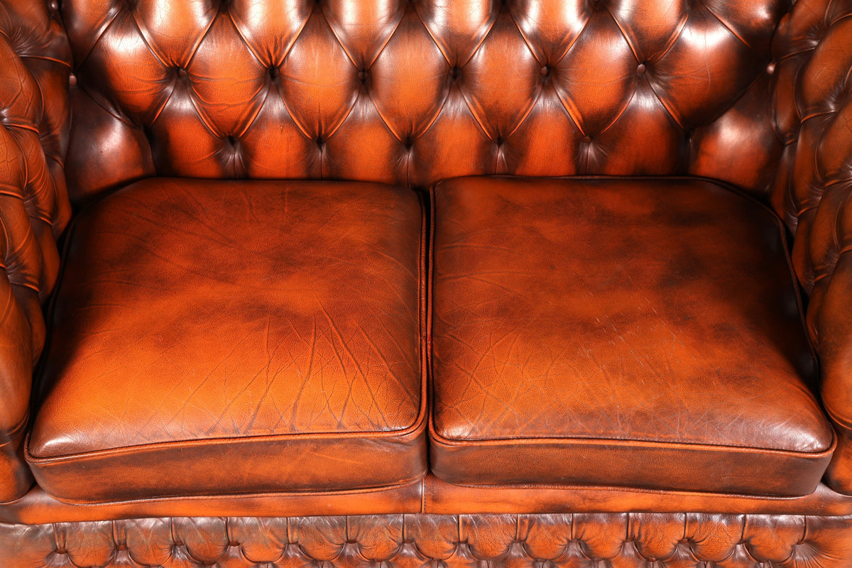 Stilvolles Original Chesterfield Sofa 2-Sitzer Couch Echt Leder Englisch Polstersofa