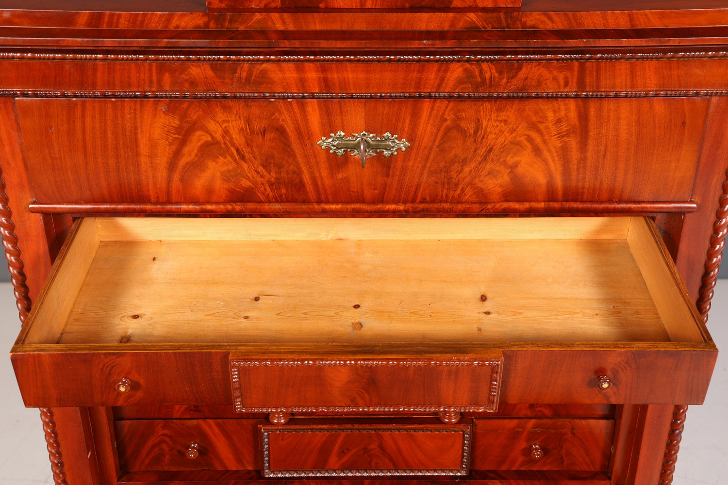 Stilvoller Louis Philippe Sekretär um 1880 Kommode Antik Biedermeier Stil Bürokommode