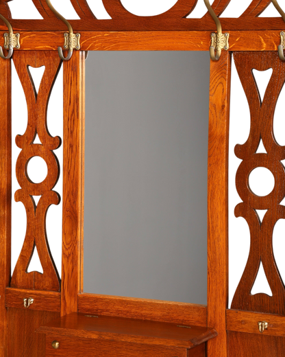 Hauptstadt Möblerei Jugendstil Wandgarderobe aus Holz mit Spiegel, Schnitzereien und Messinghaken im Gründerzeit-Stil