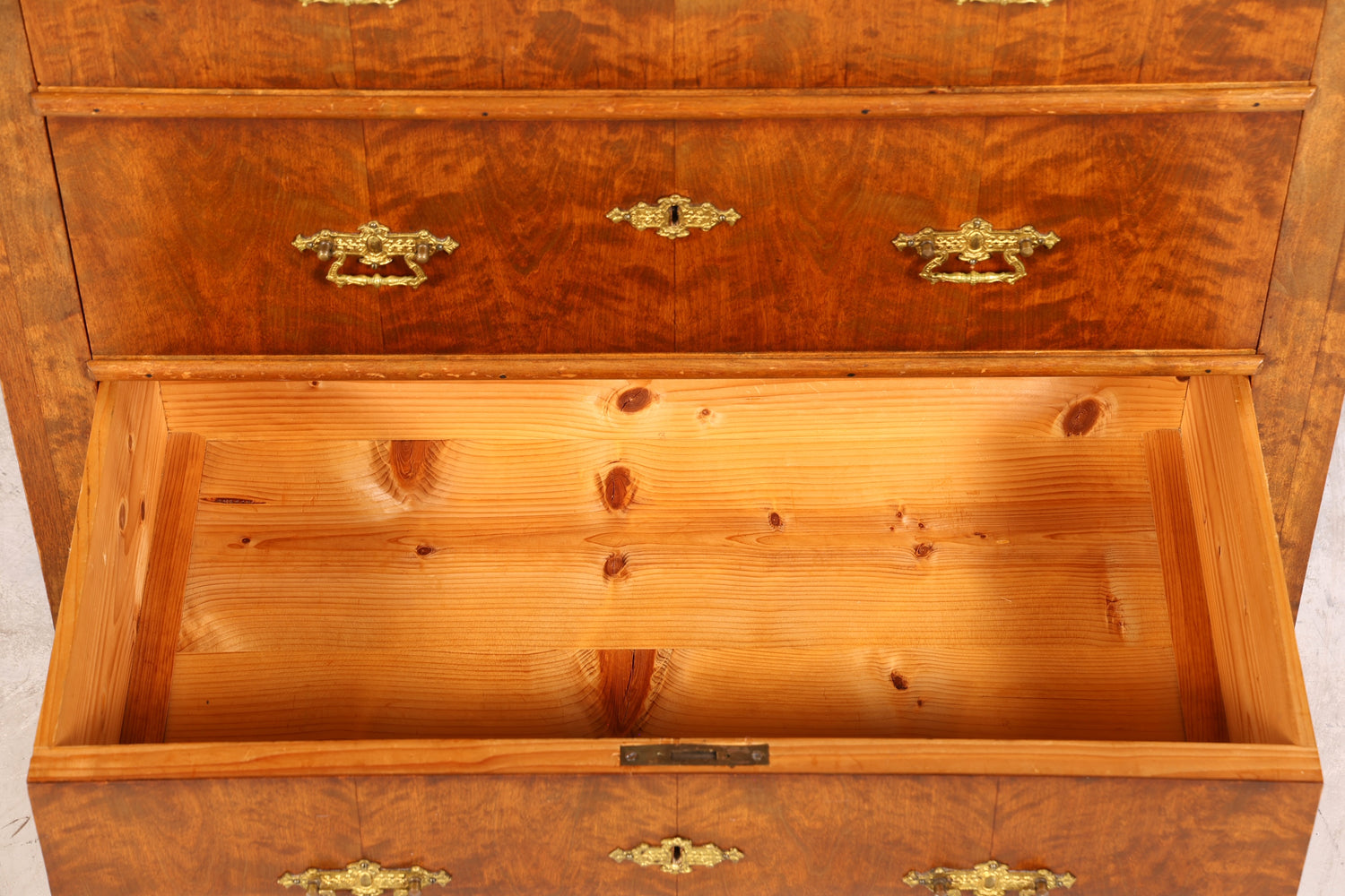 Stilvolle Gründerzeit Kommode Louis Philippe Nussbaum Sideboard um 1880 Antik Schubladenkommode