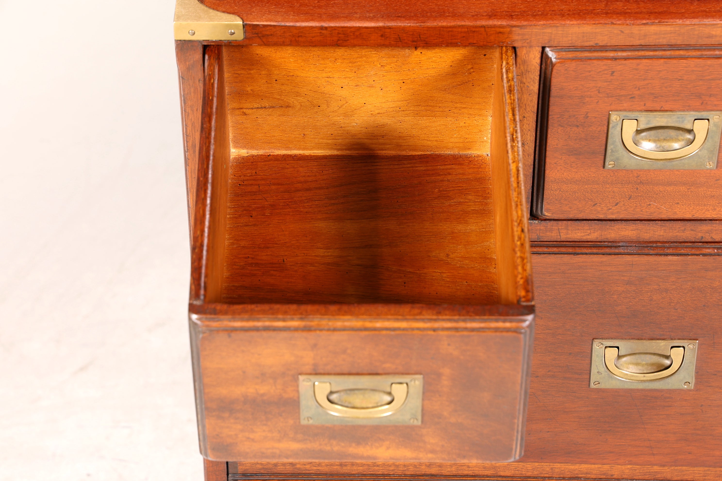 Wunderschöner Maritimer Vitrinenschrank Englischer Schrank echt Holz Bibliothek Englische Anrichte