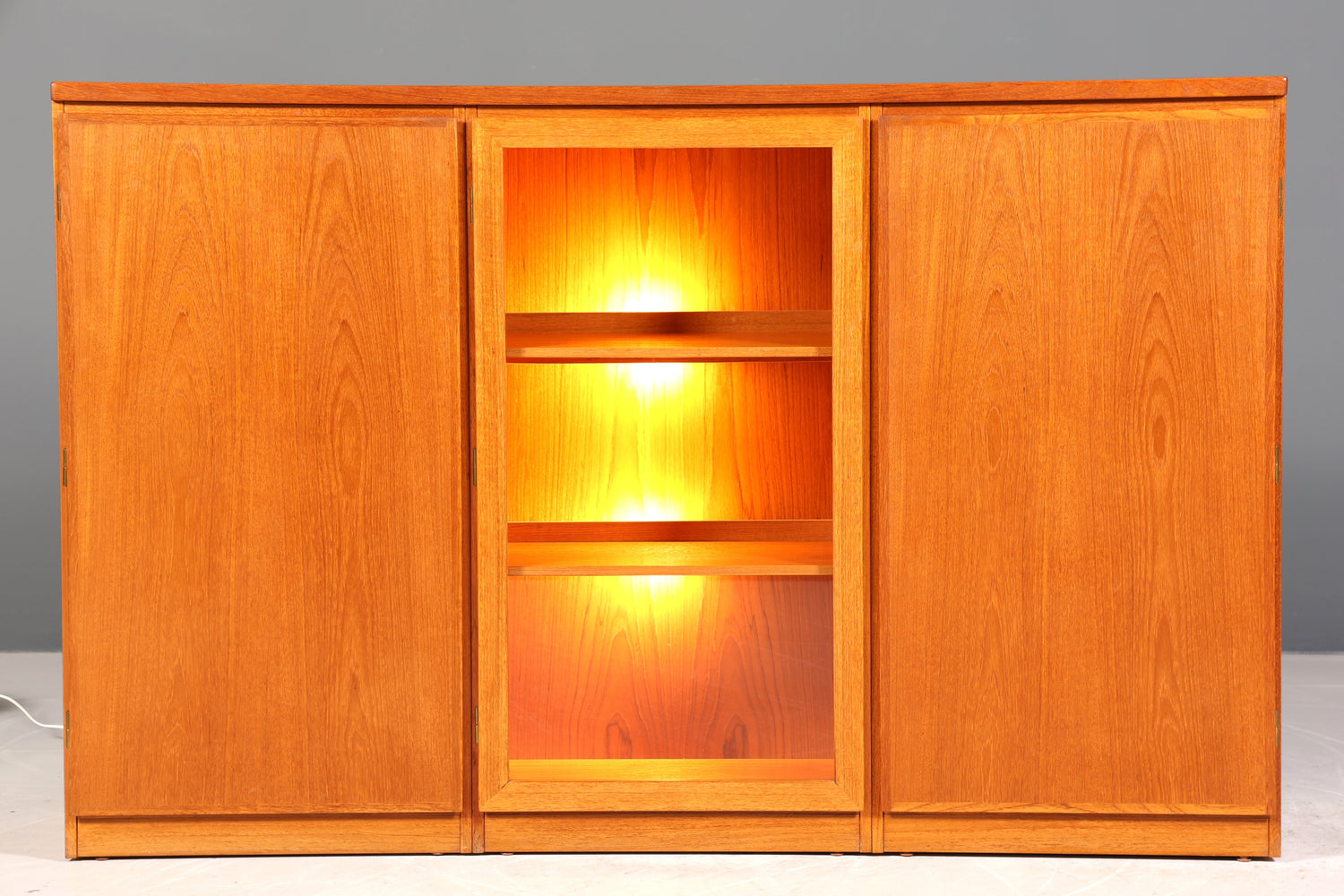 Traumhafter Mid Century Highboard Retro Vitrine 60er Jahre Schrank Regal Kommode