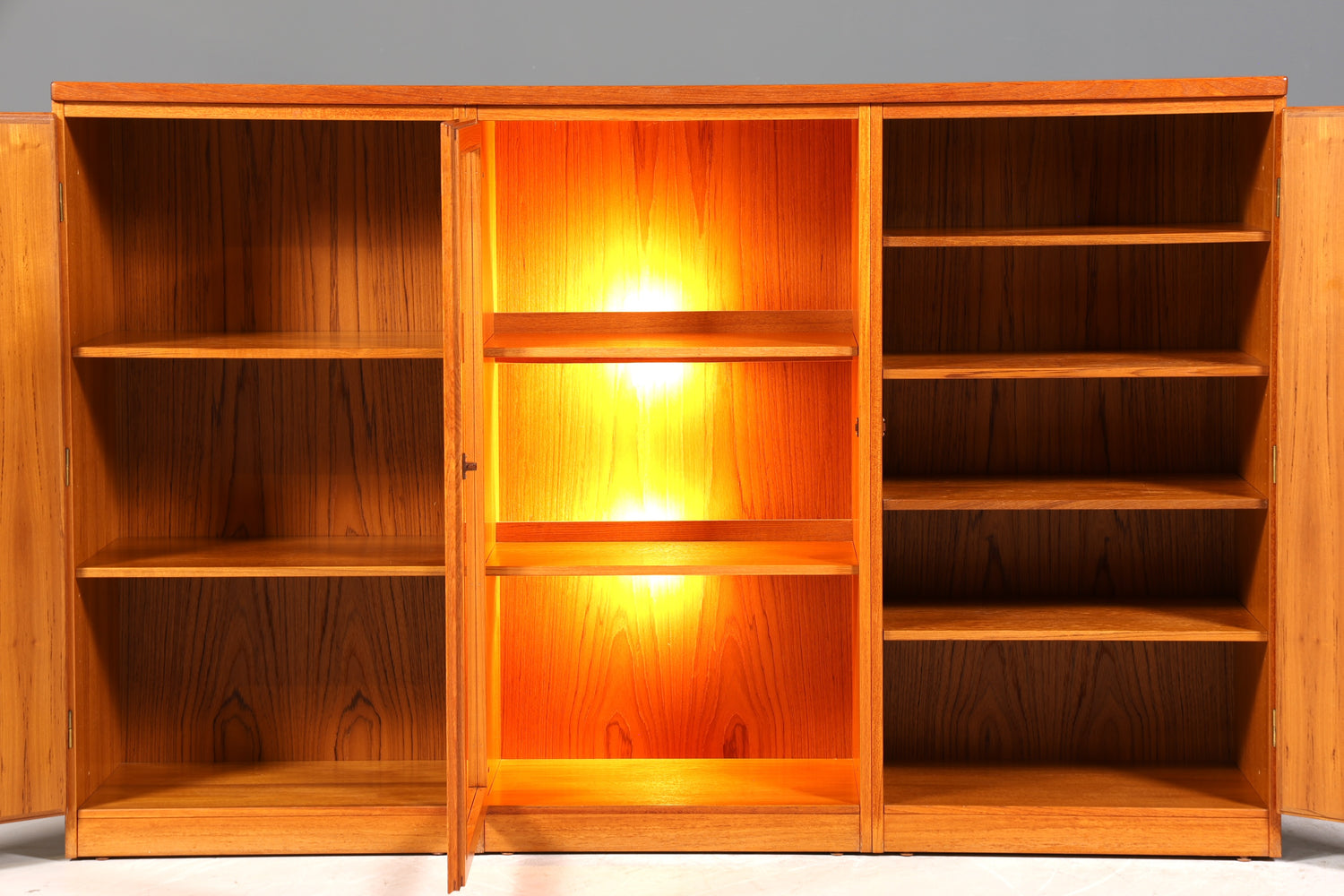 Traumhafter Mid Century Highboard Retro Vitrine 60er Jahre Schrank Regal Kommode