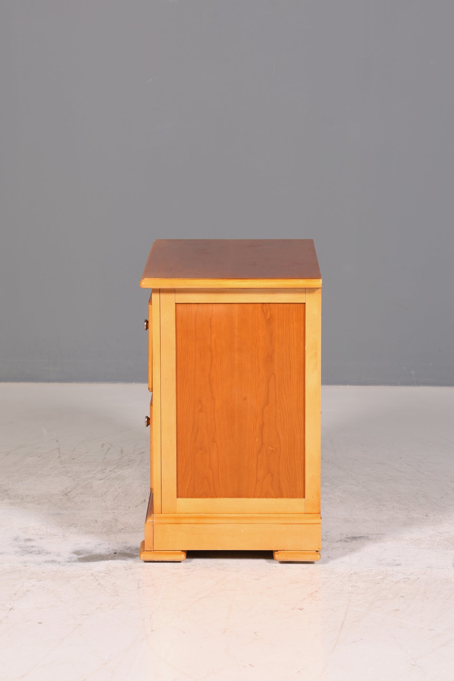 Wunderschöne Kommode der Marke Drexel Heritage Antik Stil Nachttisch USA Schlafzimmer Kommode 2 von 3