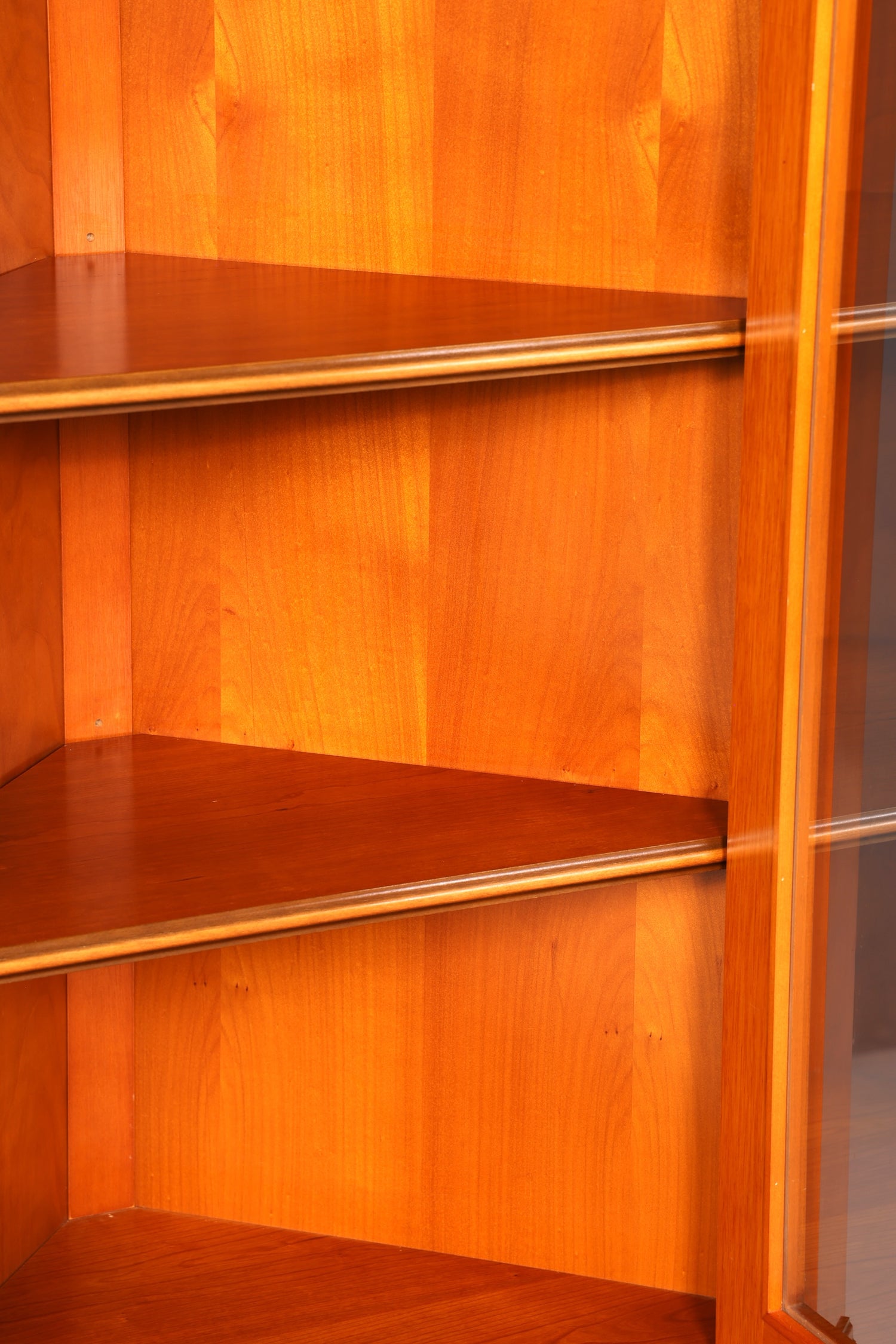 Wunderschöne Englische Eckvitrine Antik 60s Echt Holz Schrank Eckschrank Glasvitrine Vitrine