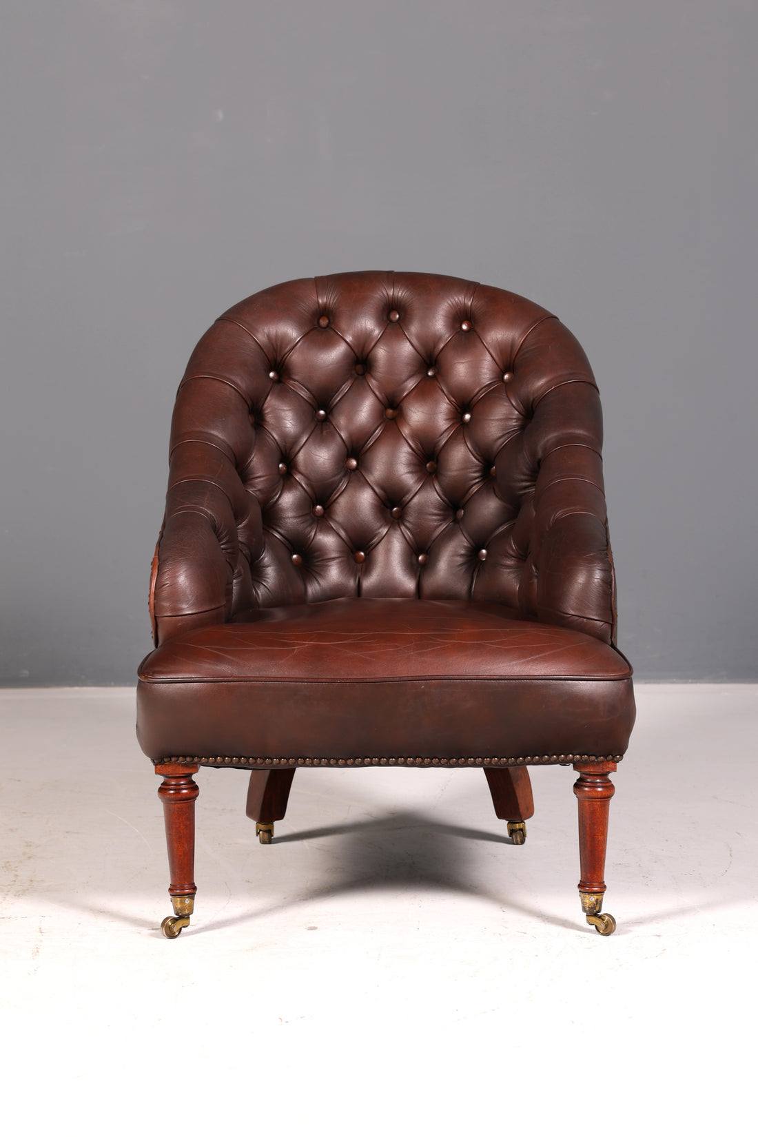 Beautiful brown Chesterfield leather armchair, genuine leather, English club chair, button tufting, secretary chair, antique vintage