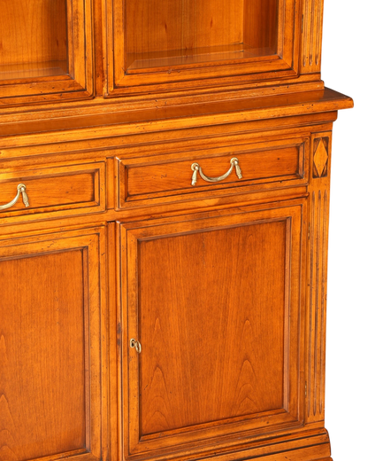 Hauptstadt Möblerei Selva Villa Borghese Vitrine aus massivem Holz im Antik-Stil mit Messingbeschlägen