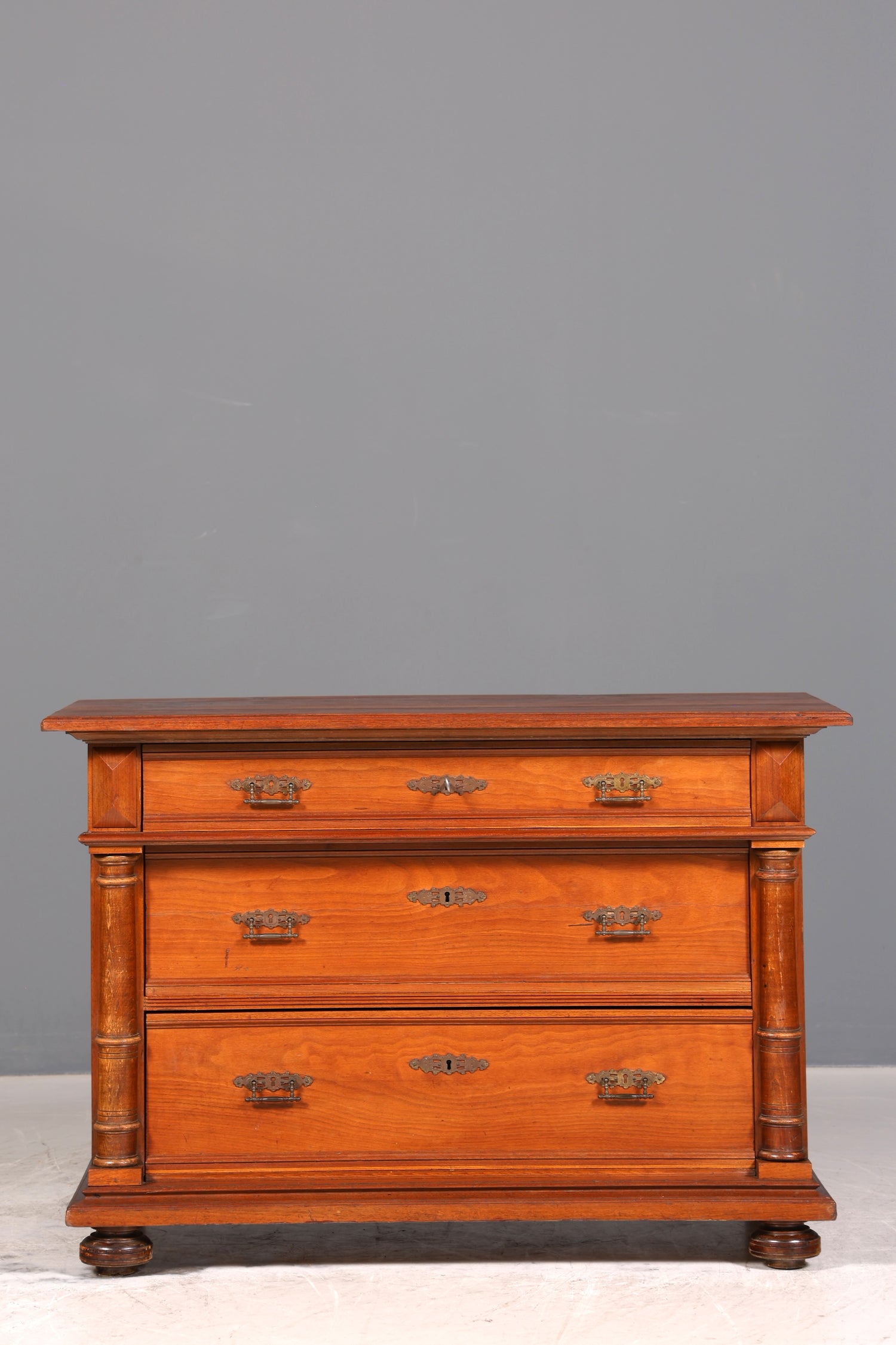 F133 Finish Wunderschöne Gründerzeit Kommode Louis Philippe Nussbaum Schubladen Kommode Sideboard um 1880