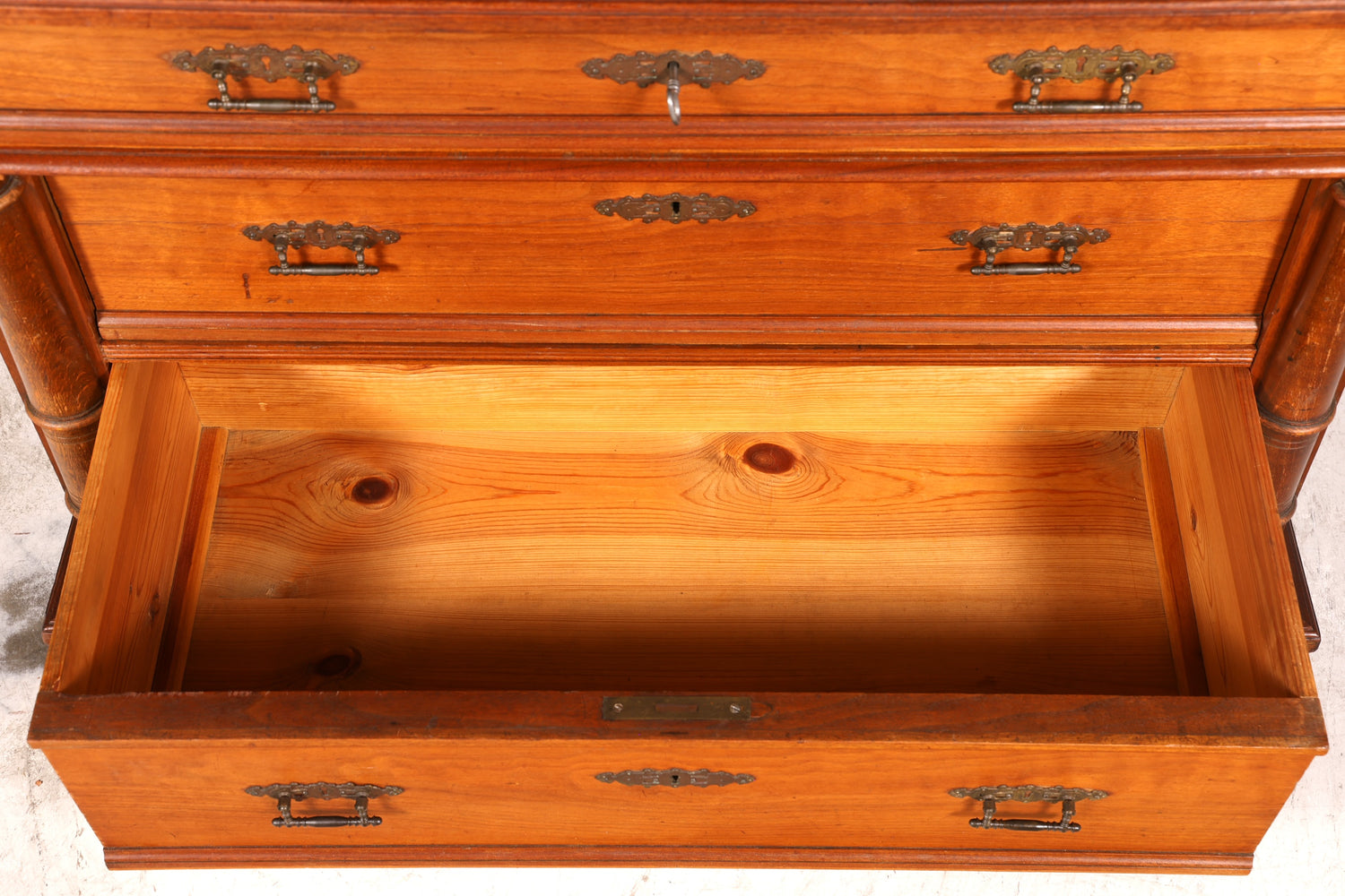 F133 Finish Wunderschöne Gründerzeit Kommode Louis Philippe Nussbaum Schubladen Kommode Sideboard um 1880