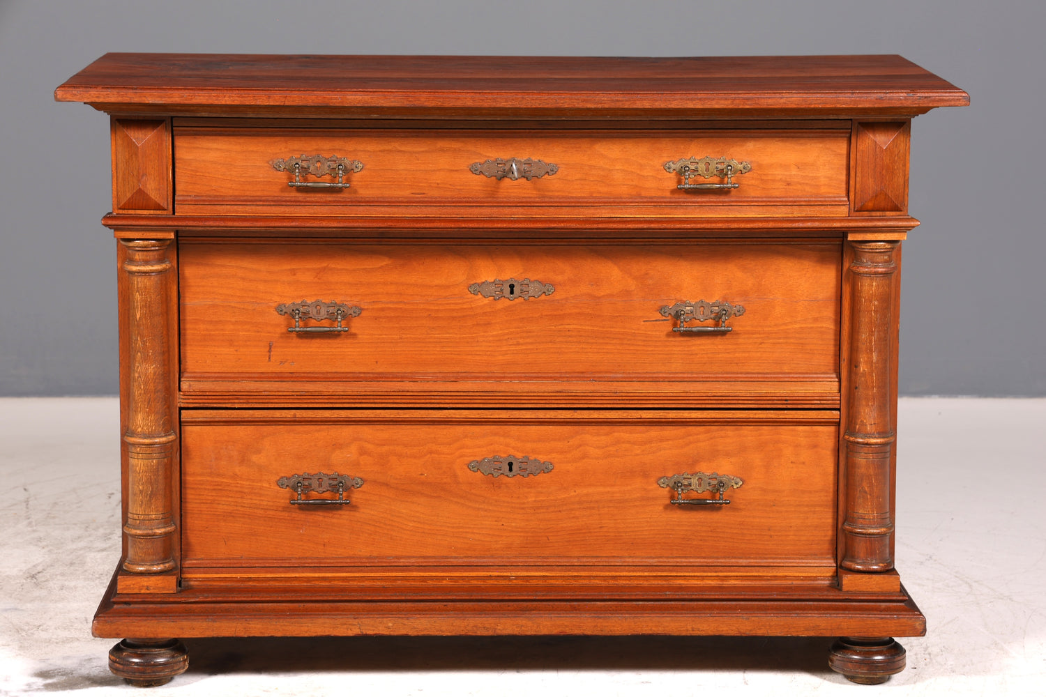 F133 Finish Wunderschöne Gründerzeit Kommode Louis Philippe Nussbaum Schubladen Kommode Sideboard um 1880