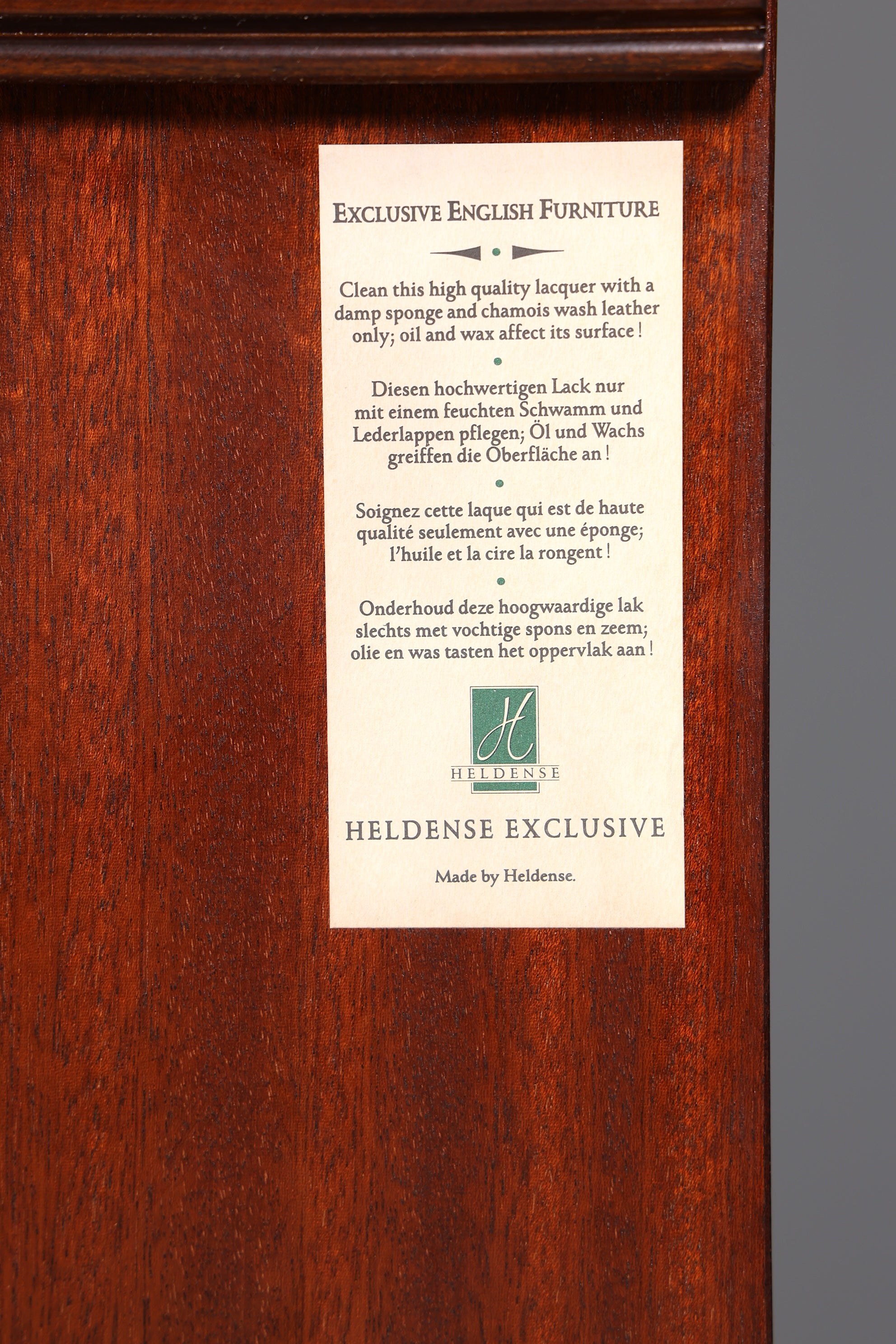 Beautiful original Heldense extendable dining table, mahogany, English antique style, 60s kitchen table