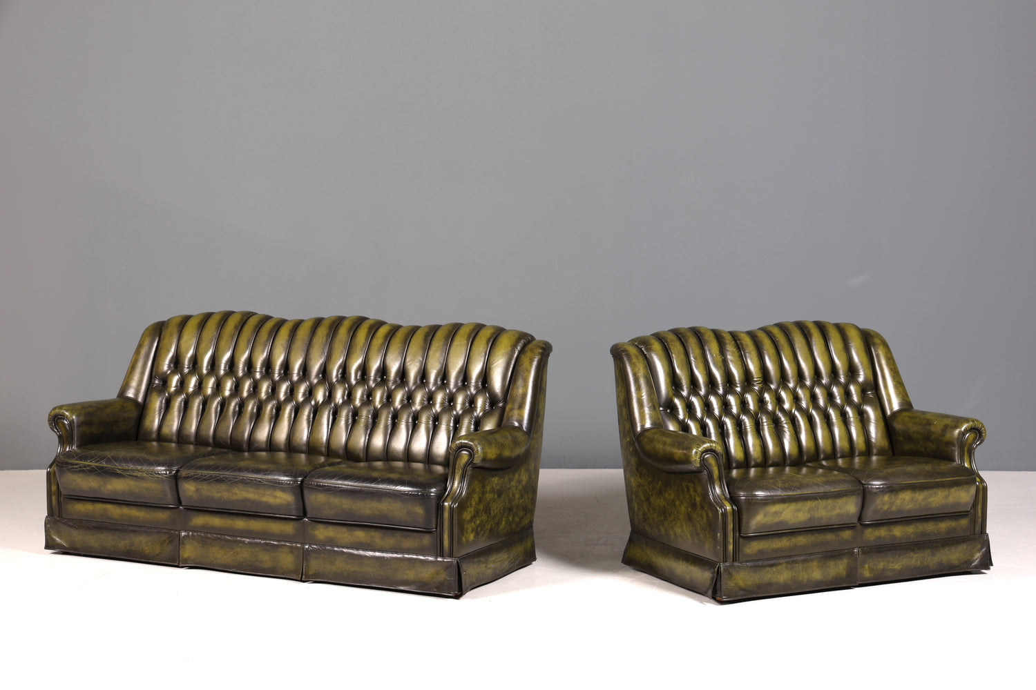 Wunderschönes Original Chesterfield 2er Sofa Englisch Leder 2- Sitzer Couch