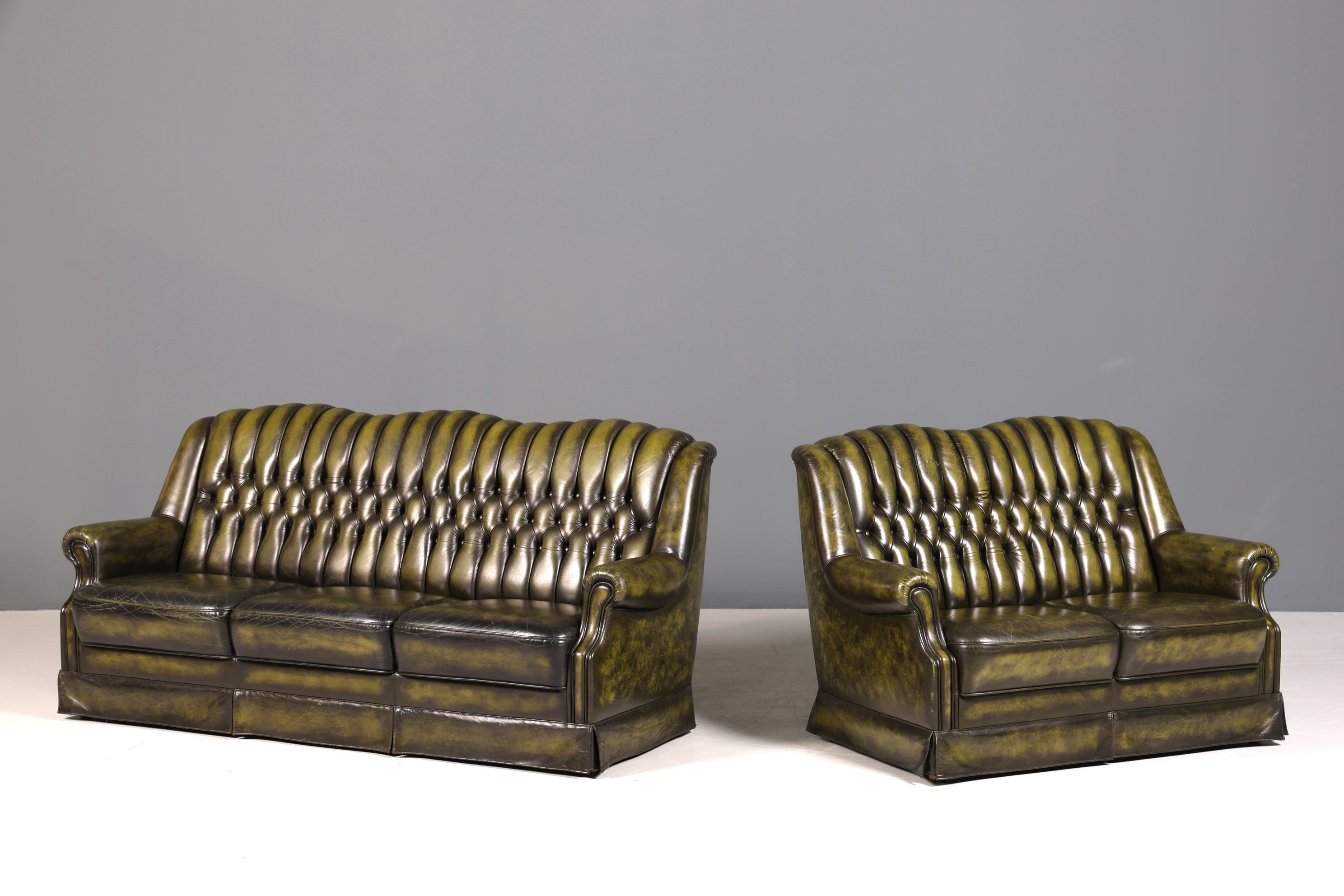 Wunderschönes Original Chesterfield 2er Sofa Englisch Leder 2- Sitzer Couch