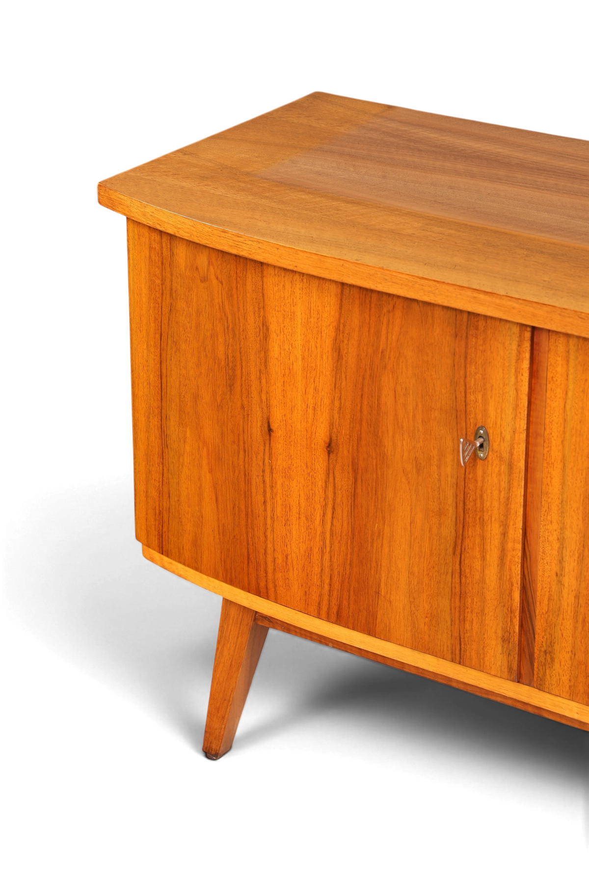 Hauptstadt Möblerei Mid Century Sideboard aus Echtholz mit skandinavischem Design und Schlüssel im Vintage-Stil
