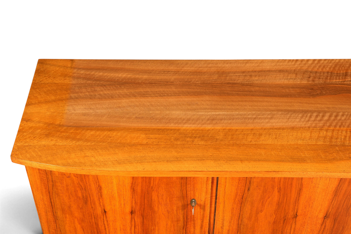 Hauptstadt Möblerei Mid Century Sideboard aus Echtholz mit schöner Maserung und Vintage Schlüssel im skandinavischen Stil
