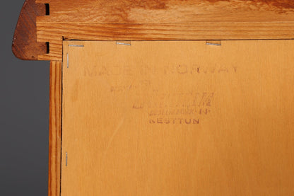 Traumhaftes Mid Century Sideboard Danish Design Vitrine Kommode Made in Norway Nussbaum Schrank Highboard