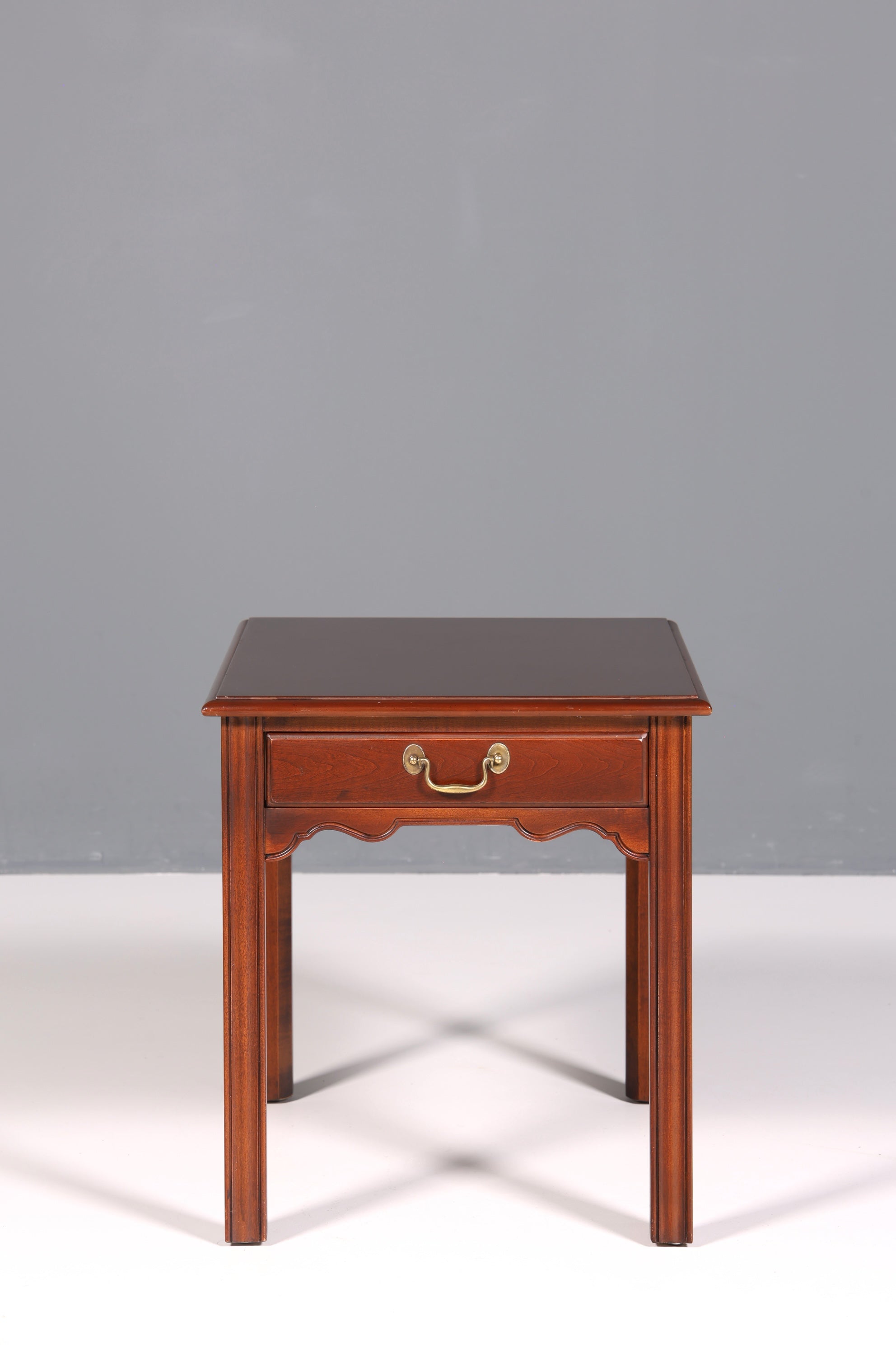 Wunderschöner Tisch der Marke Drexel Heritage Beistelltisch Antik 60s Ablagetisch 5 von 5