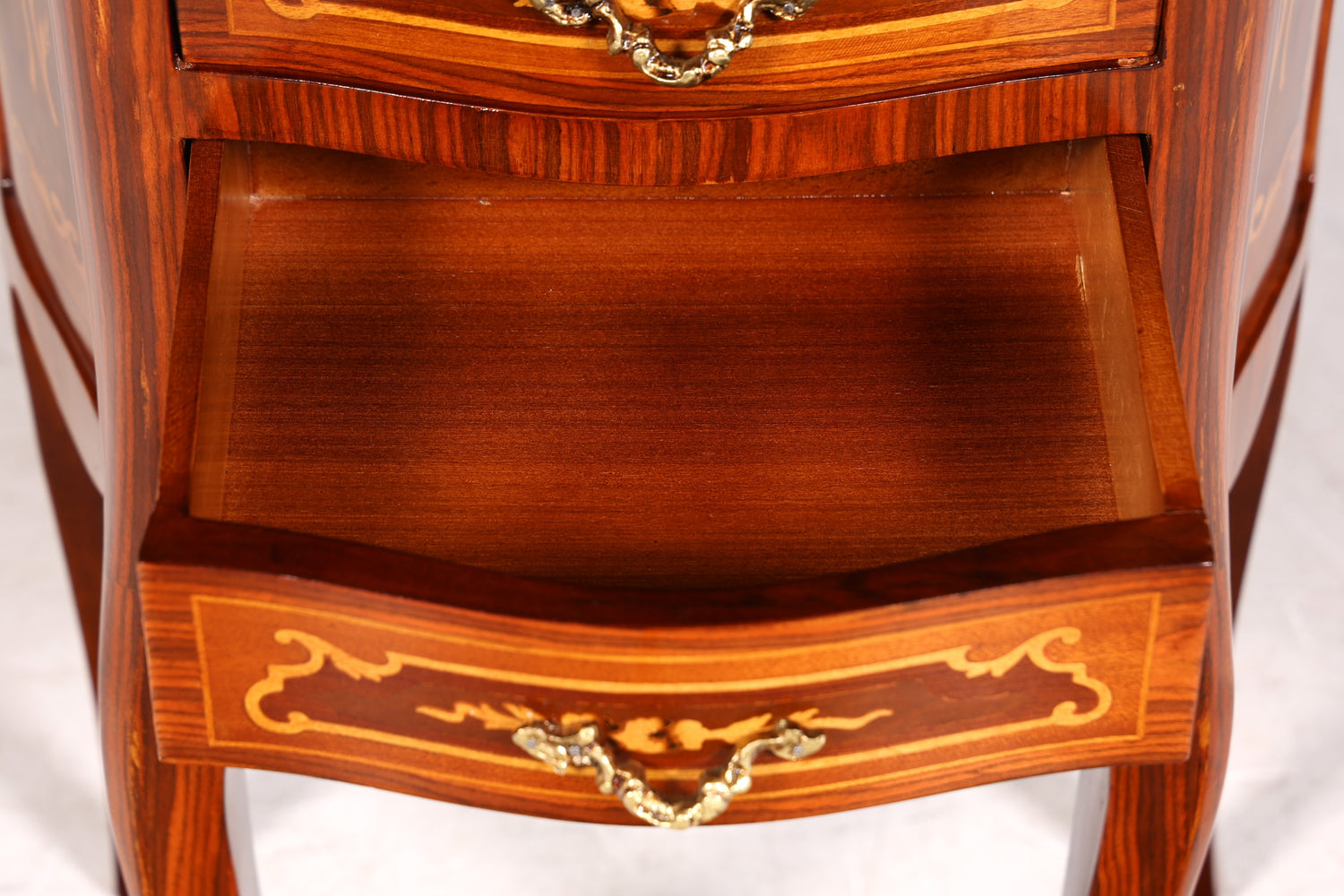 Noble baroque style chest of drawers, antique style side table, brass cabinet