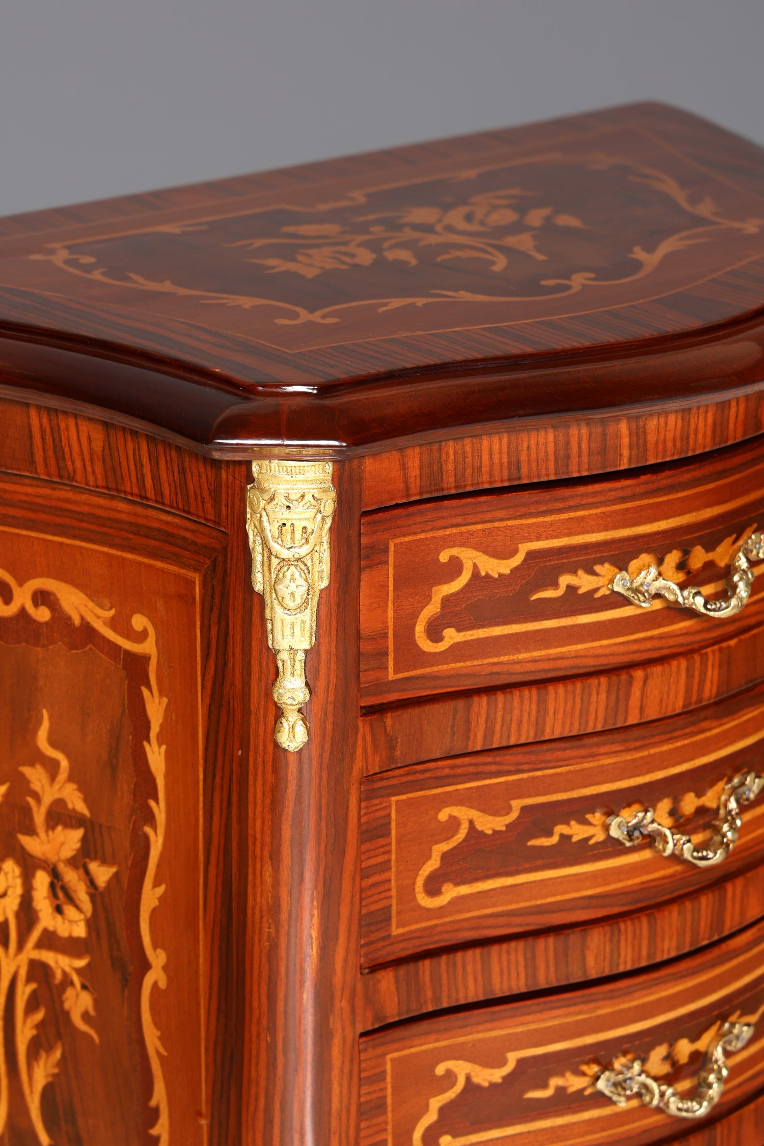 Noble baroque style chest of drawers, antique style side table, brass cabinet