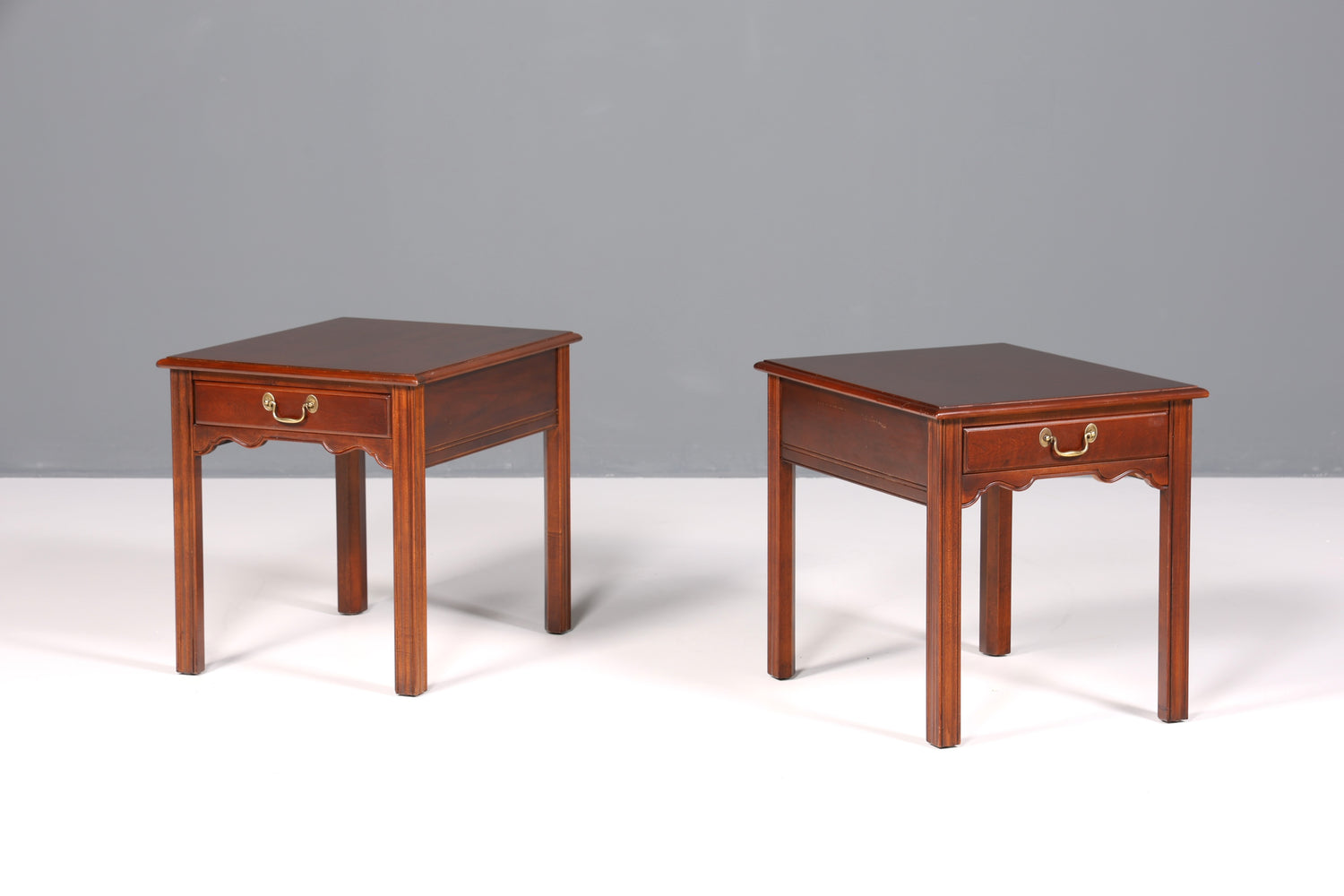 Wunderschöner Tisch der Marke Drexel Heritage Beistelltisch Antik 60s Ablagetisch 5 von 5