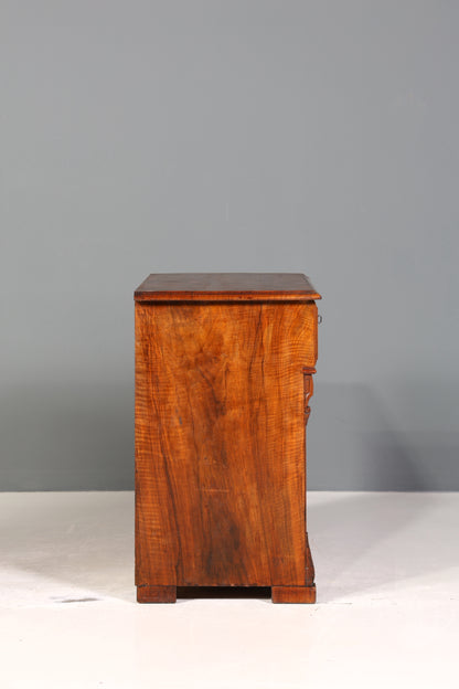 Traumhafte Gründerzeit Kommode Louis Philippe Nussbaum Sideboard um 1880 Antik Schubladenkommode