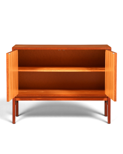 Hauptstadt Möblerei Mid Century Kommode aus Holz mit zwei offenen Türen und Regalboden im 60er Jahre Retro Design