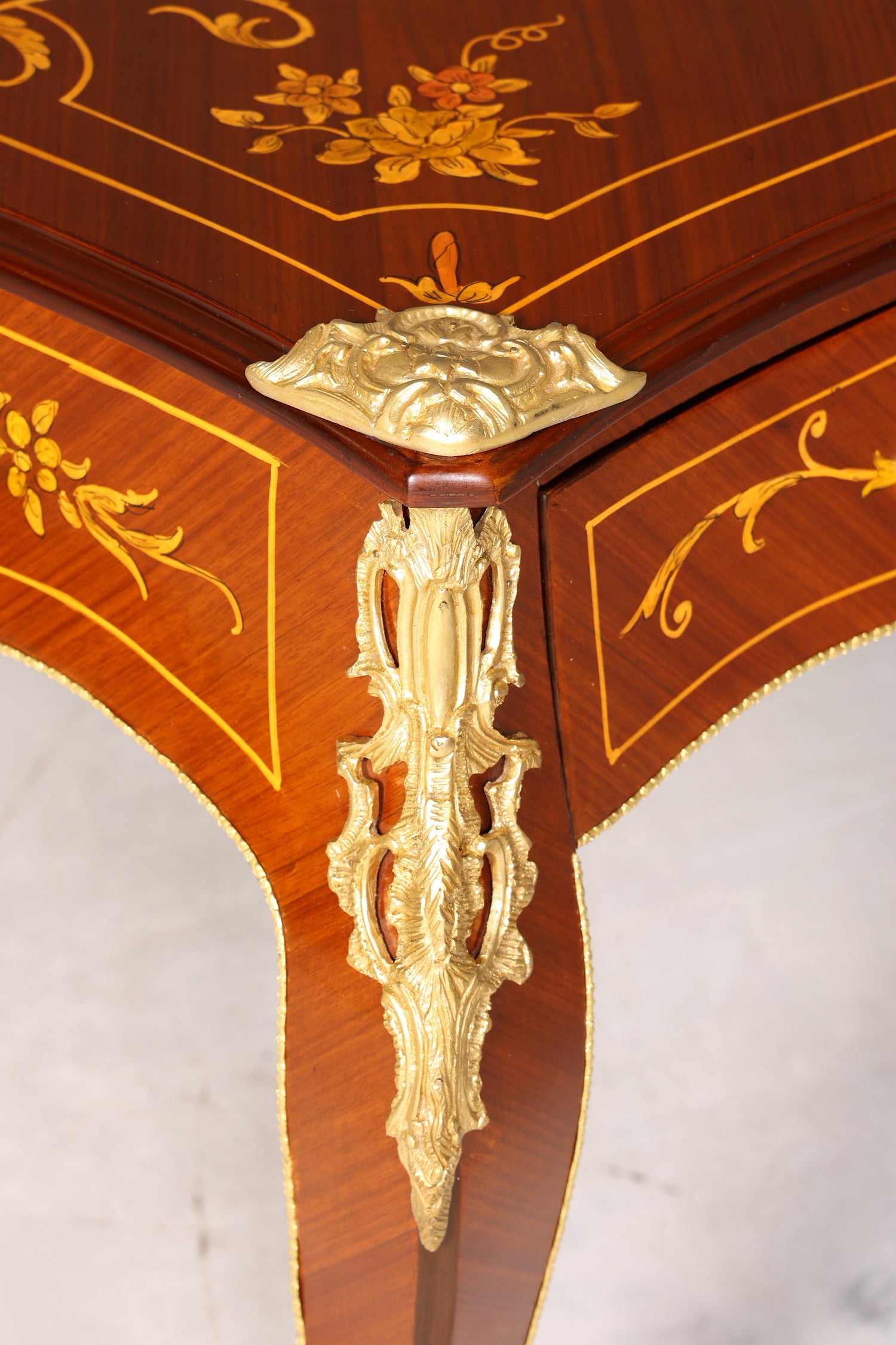 Prächtiger XXL Louis XV Stil Schreibtisch French Desk Antik Intarsien Bürotisch Office Table