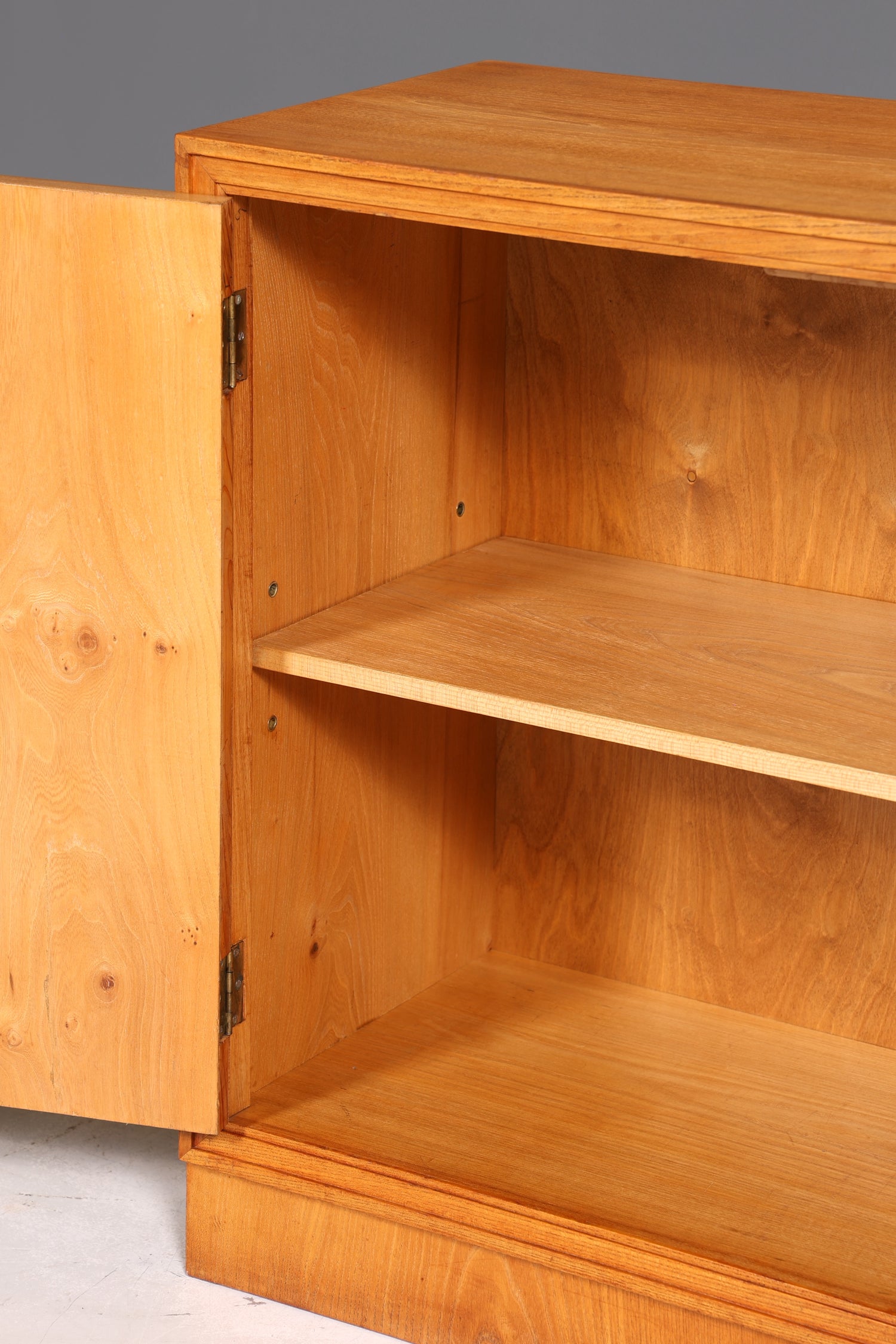 Wunderschöne Mid Century Schrank Vintage Retro Flur Schrank Kommode 60s Regal Sideboard