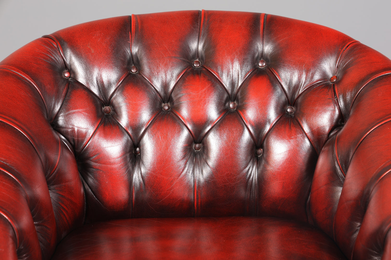 Stilvoller Original Chesterfield Sessel Englischer Armlehnsessel Oxblood Englisch Herrensessel 1 von 2