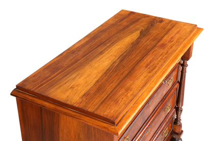 Hauptstadt Möblerei Gründerzeit Kommode aus massivem Holz mit schöner Maserung und antiken Messingbeschlägen