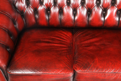 Wunderschönes Original Chesterfield Sofa 3- Sitzer echt Leder Englisch Oxblood Couch