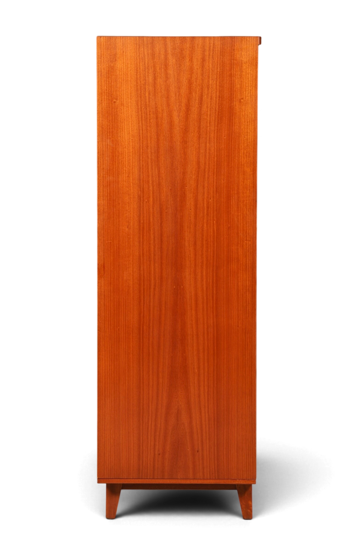 Hauptstadt Möblerei Mid Century Kleiderschrank aus massivem Holz mit Vintage Design und konischen Beinen