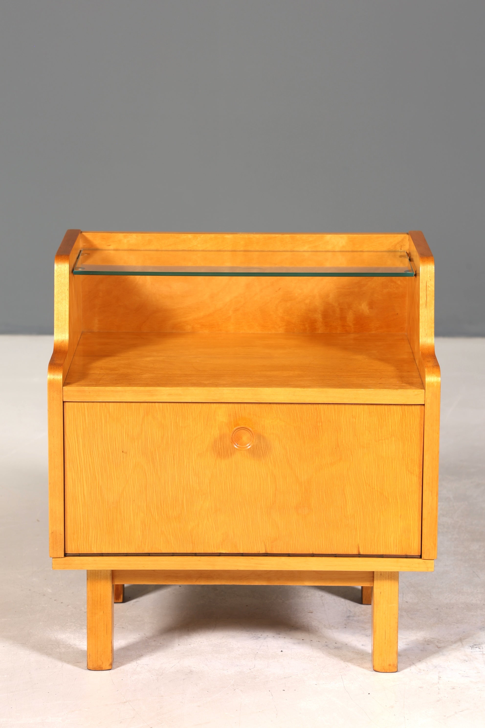 Schlichte Mid Century Kommode Vintage Klappschränkchen Danish Design Nachttisch 1 von 2