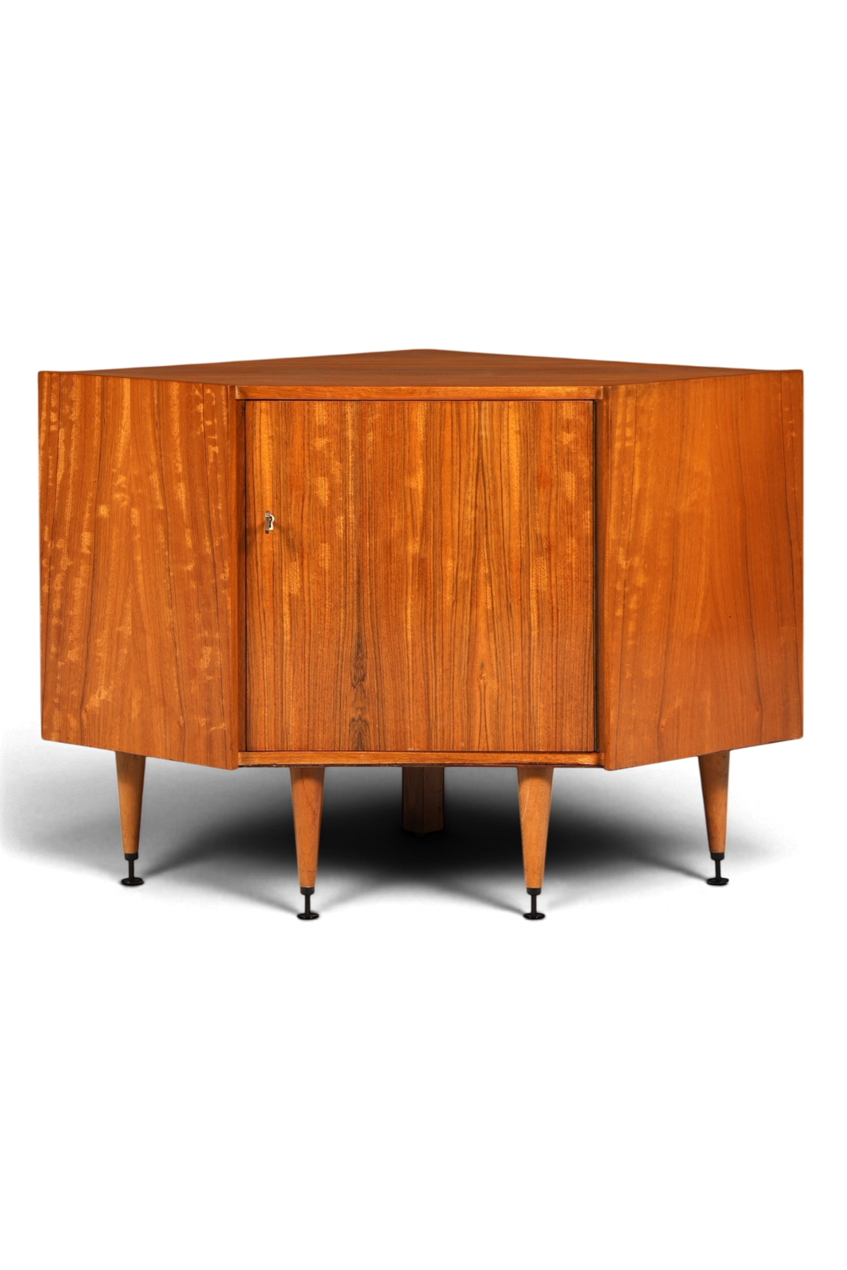 Hauptstadt Möblerei Mid Century Eckkommode aus Holz mit konischen Beinen im Vintage-Stil der 60er Jahre