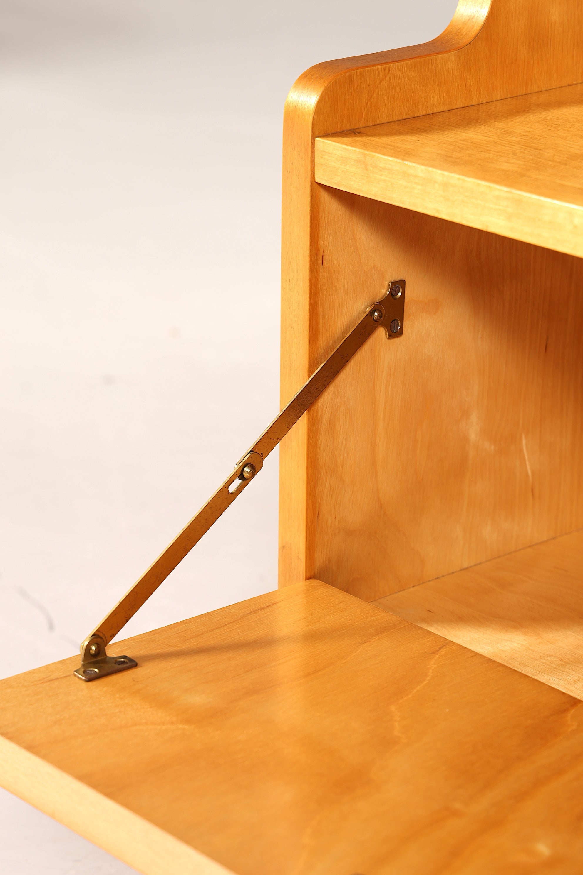 Schlichte Mid Century Kommode Vintage Klappschränkchen Danish Design Nachttisch 1 von 2