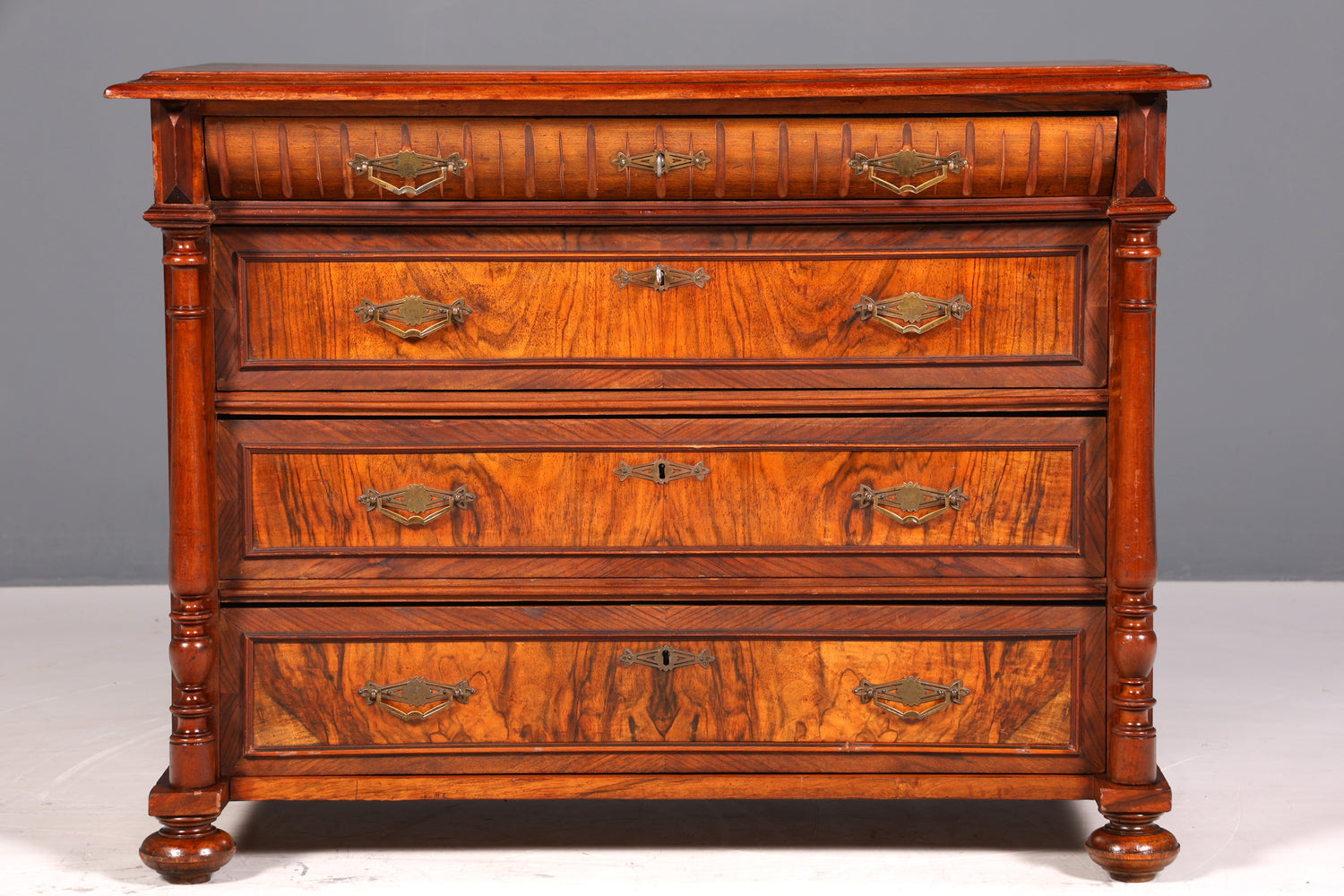 Wunderschöne Gründerzeit Kommode Louis Philippe Schubladen Kommode Nussbaum Sideboard um 1880