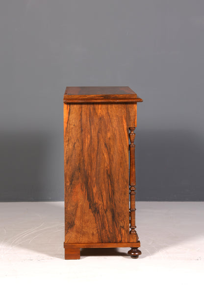 Beautiful Gründerzeit (late 19th-century) cabinet, Louis Philippe walnut chest of drawers, circa 1880