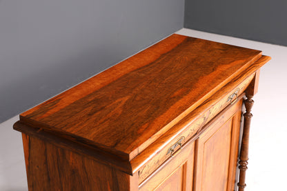 Beautiful Gründerzeit (late 19th-century) cabinet, Louis Philippe walnut chest of drawers, circa 1880