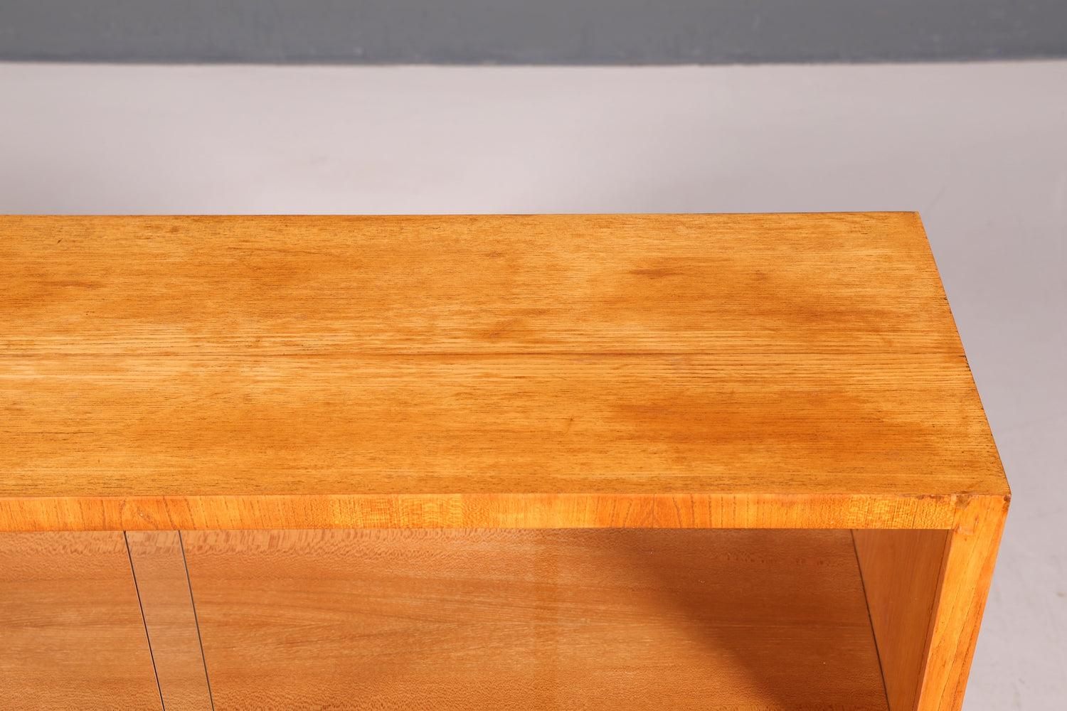 Schlichte Mid Century Vitrine Vintage Regal Retro Bücherregal Retro Bookshelf