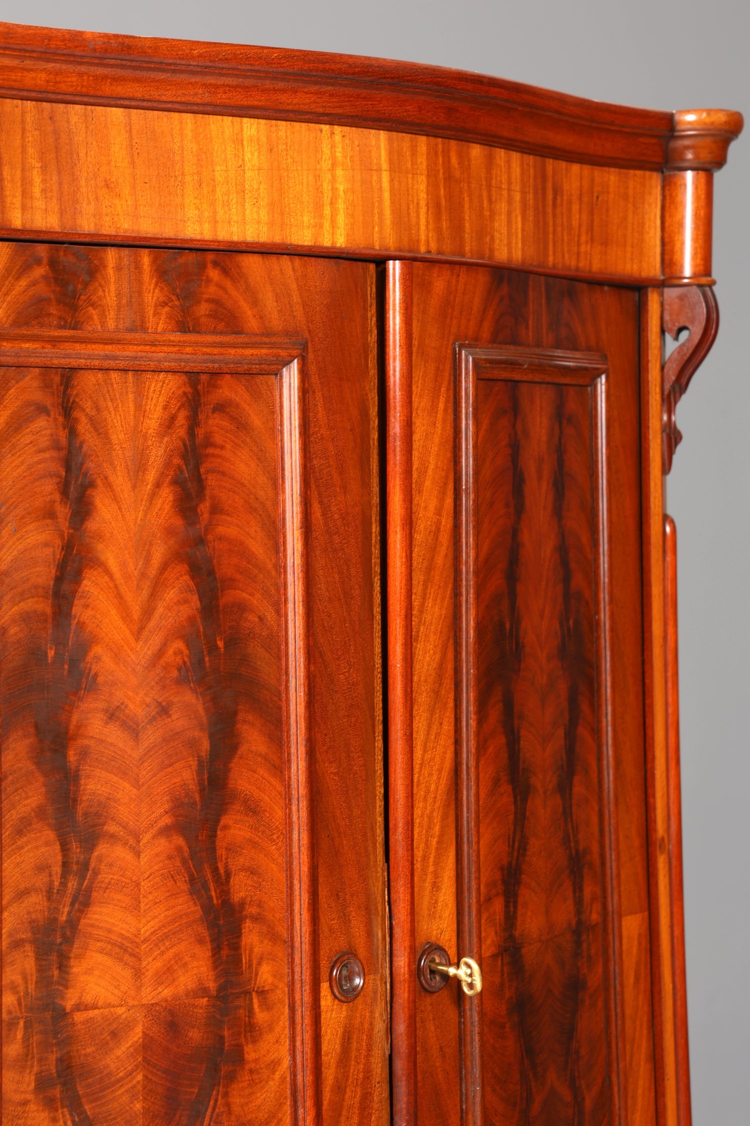 Traumhafter Louis Philippe Eckschrank Antik Gründerzeit Schrank um 1880