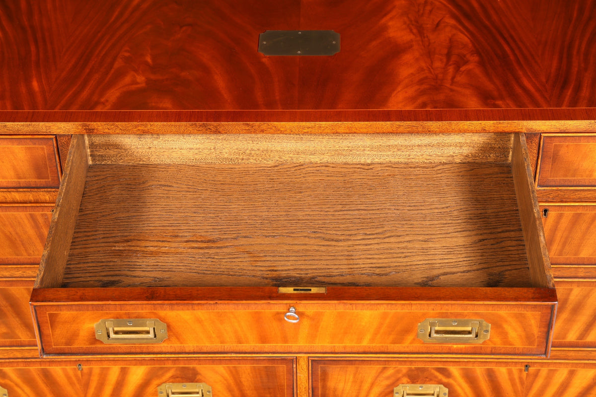 Hauptstadt Möblerei Military Chest Sideboard aus massivem Holz mit offener Schublade und Messingbeschlägen