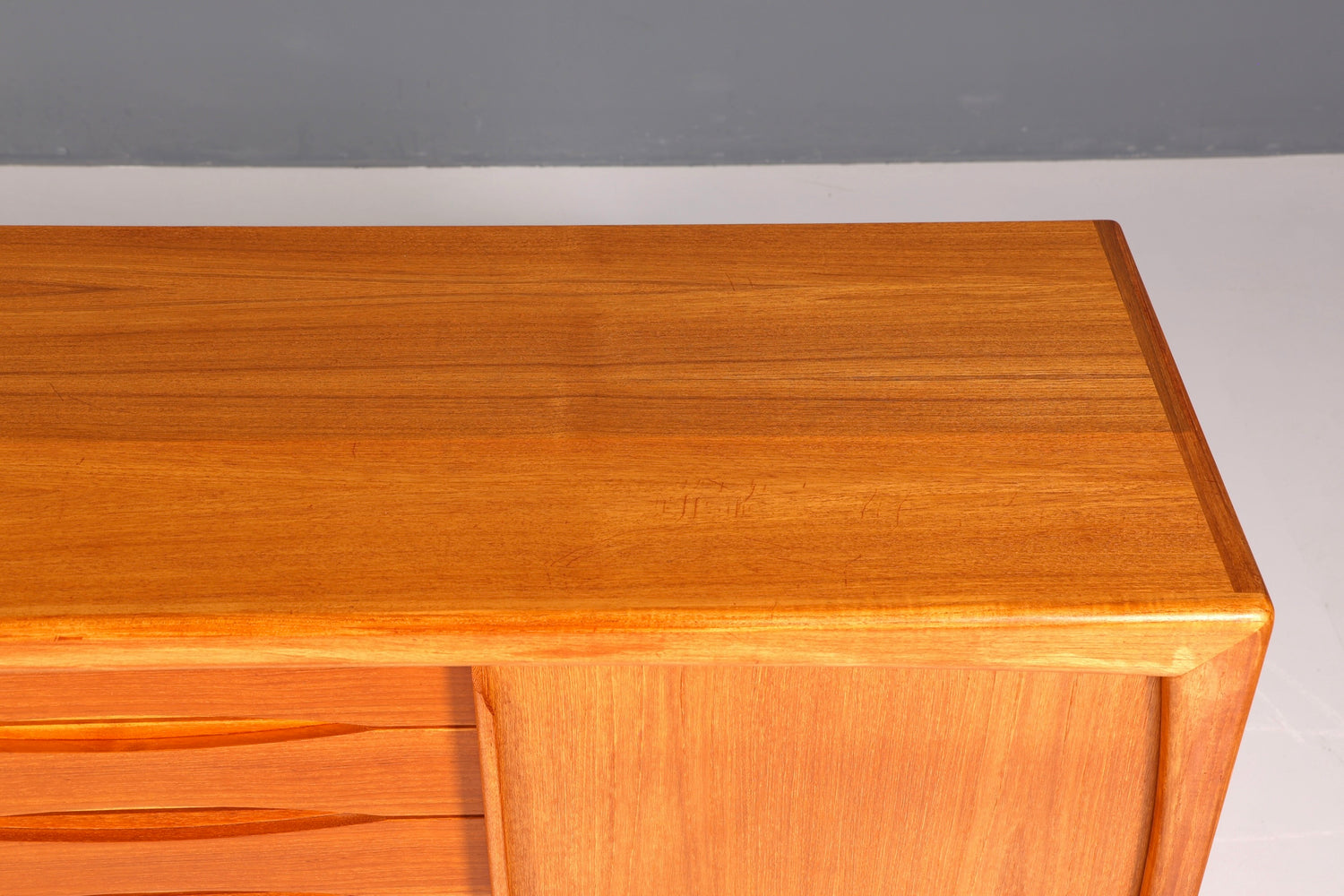 Elegant original Dyrlund sideboard, mid-century modern cabinet, Danish design, teak wood TV cabinet, 1960s buffet