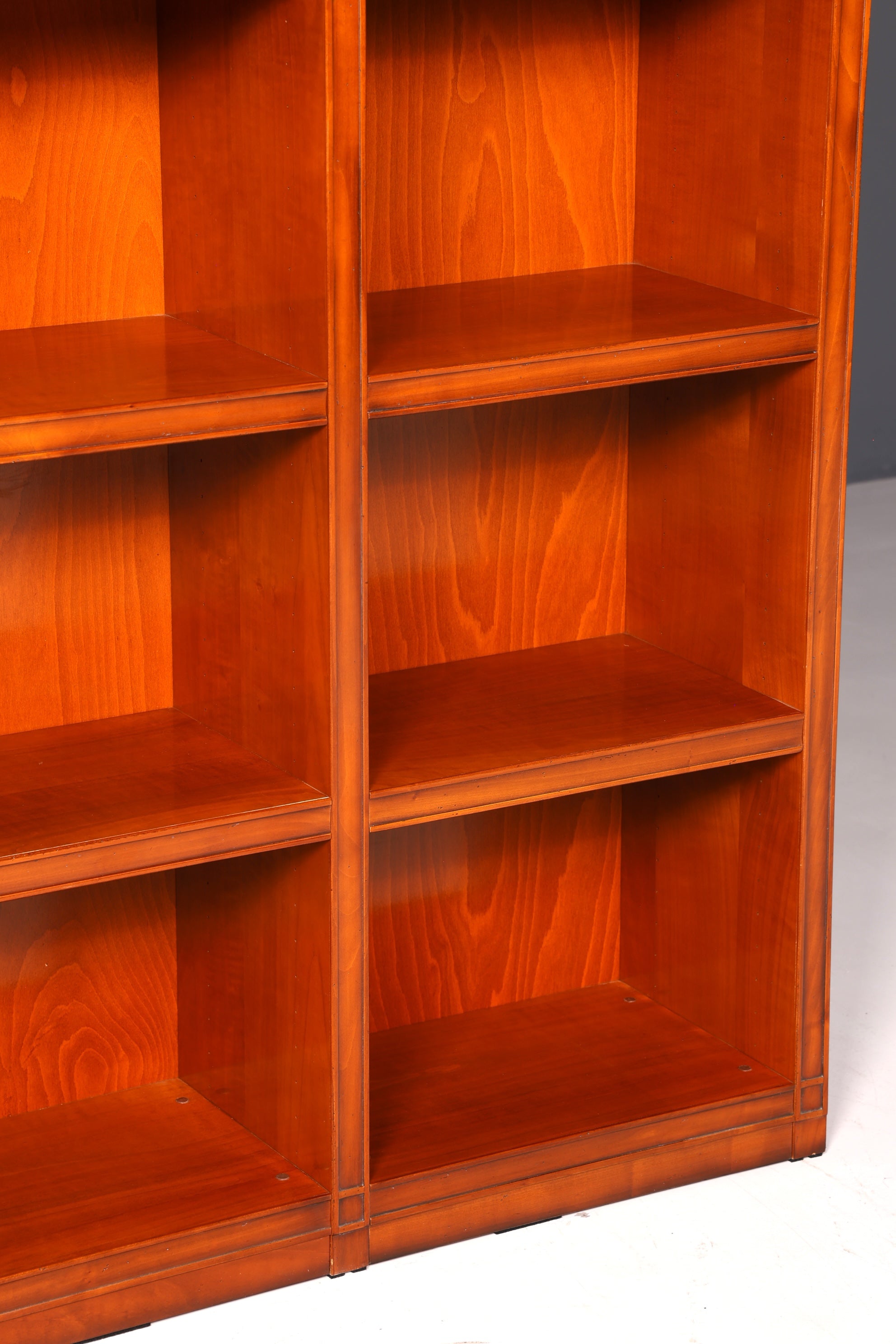 Wunderschönes XXL Englisches Bücherregal Eibe Antik Regal Standregal Bookshelf Buchablage echt Holz
