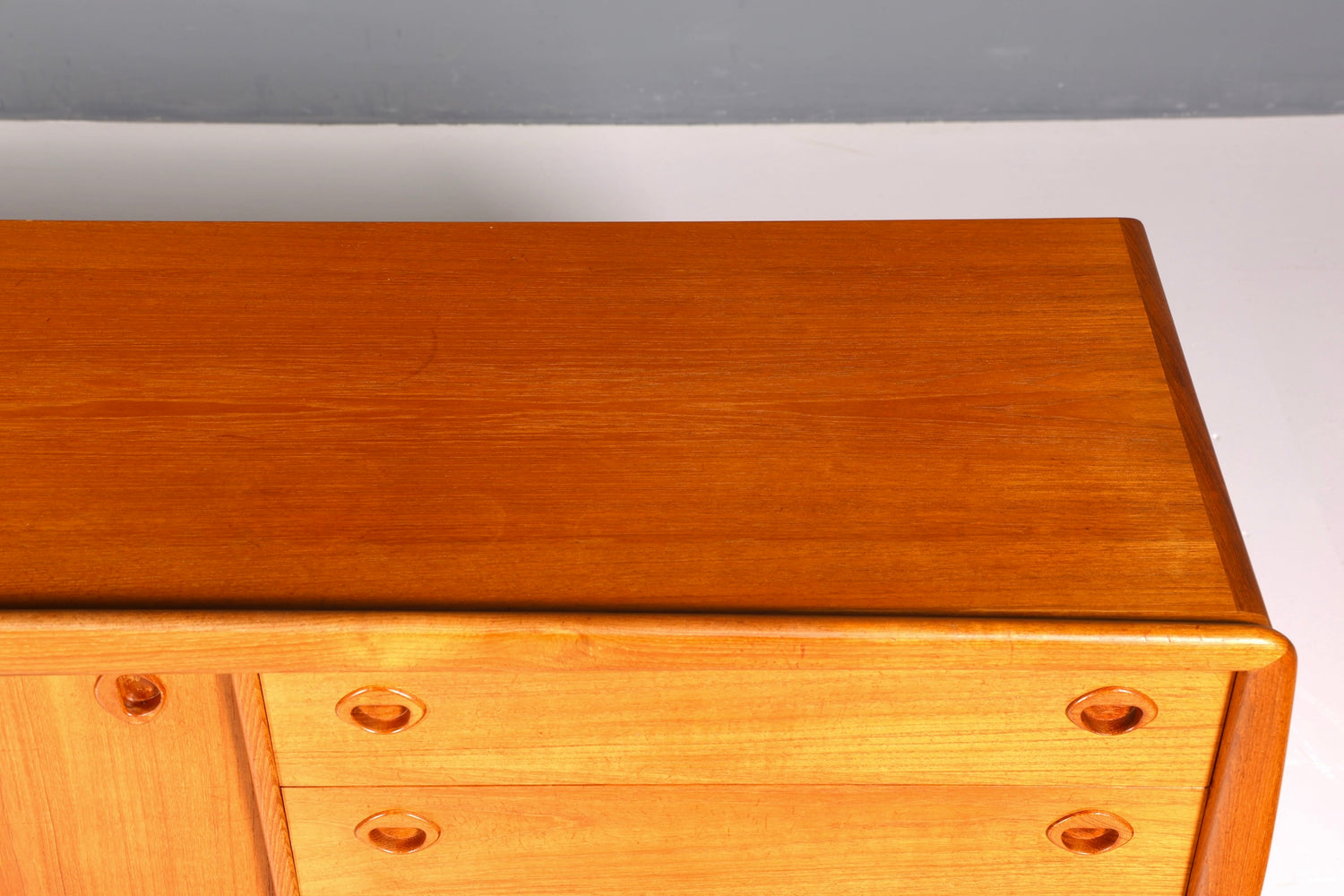 Beeindruckendes Original H.P. Hansen XXL Sideboard Teak Holz TV Kommode Vintage Schrank