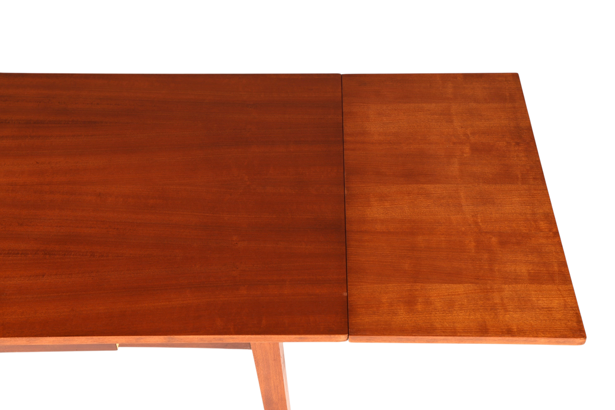 Hauptstadt Möblerei Mid Century Esstisch aus Holz mit ausziehbarer Tischplatte in warmer brauner Maserung