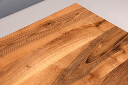 Wunderschöner Nussbaum Tisch 240cm-95cm Esszimmer Tisch Baumkanten Platte massiv Holz Küchentisch