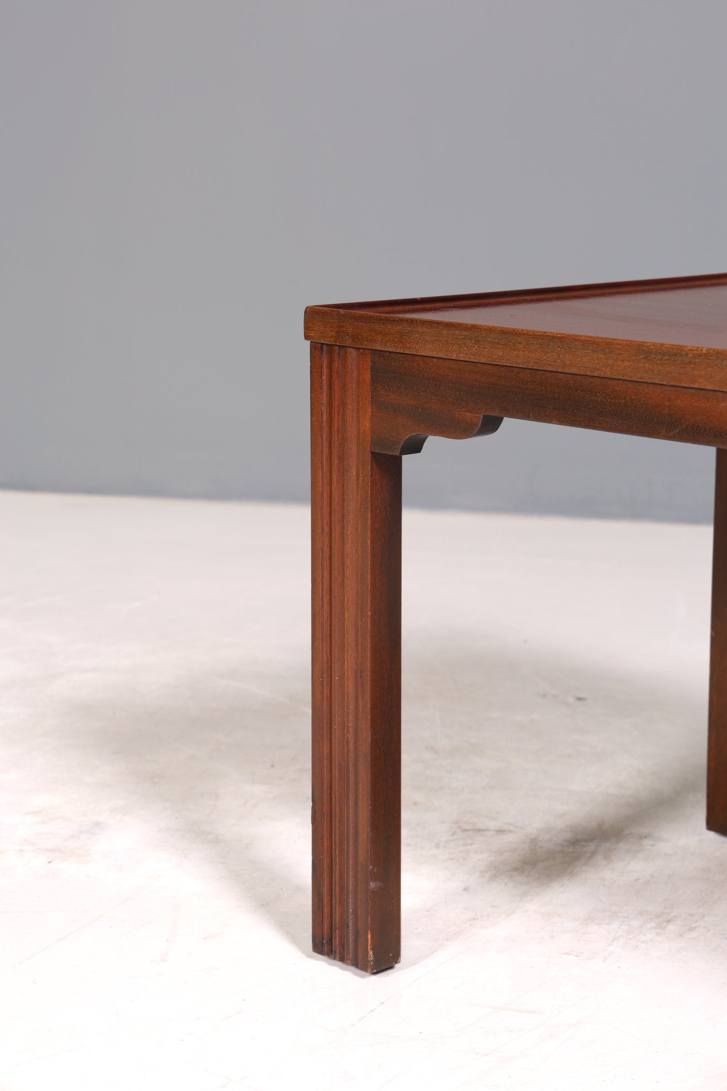 Traumhafter Tisch im Englischen Stil Couchtisch Mahagoni Antik Stil Ablagetisch