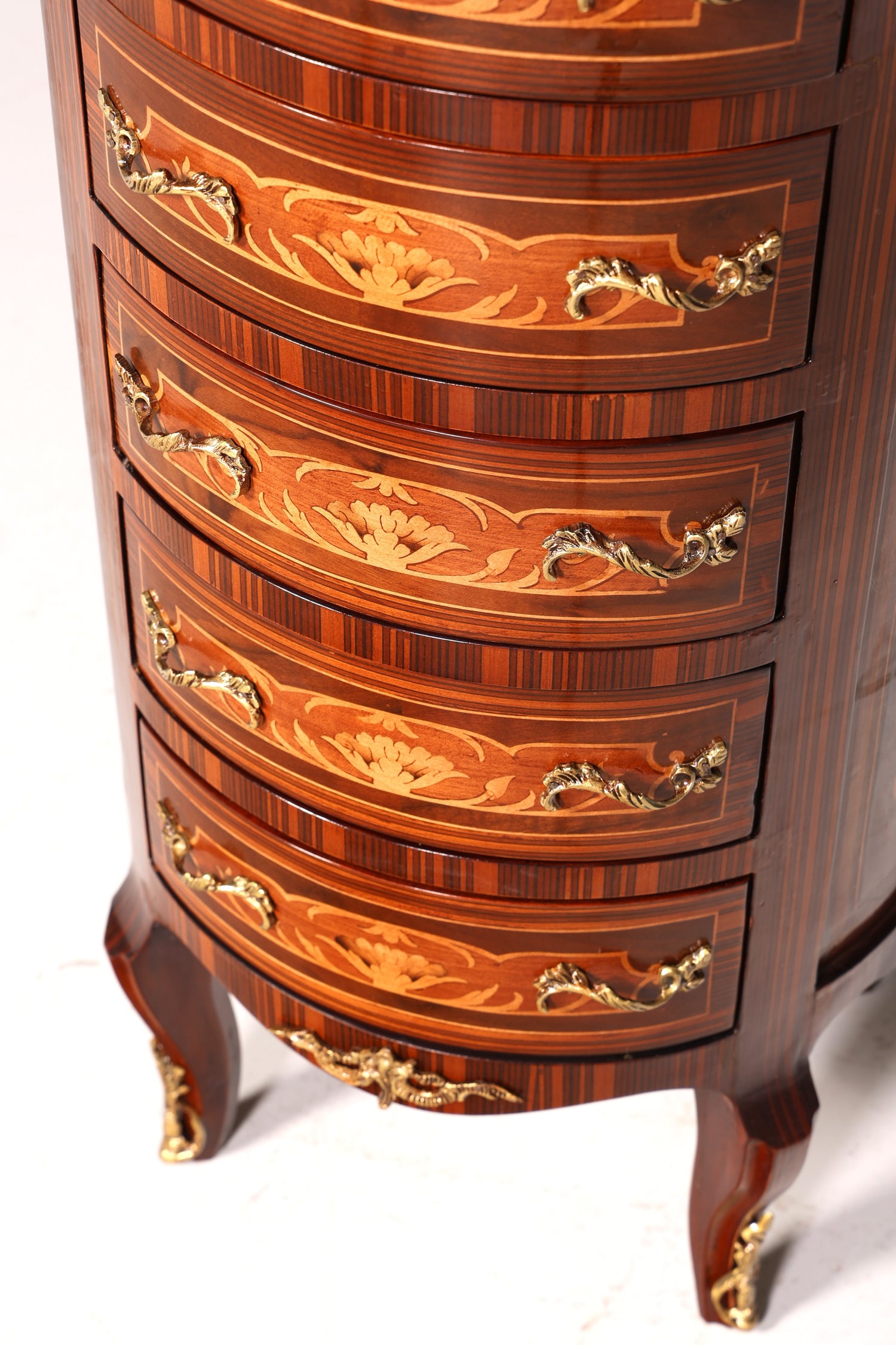 Dreamy Baroque style chest of drawers, vertico with inlaid details, 7-drawer chest