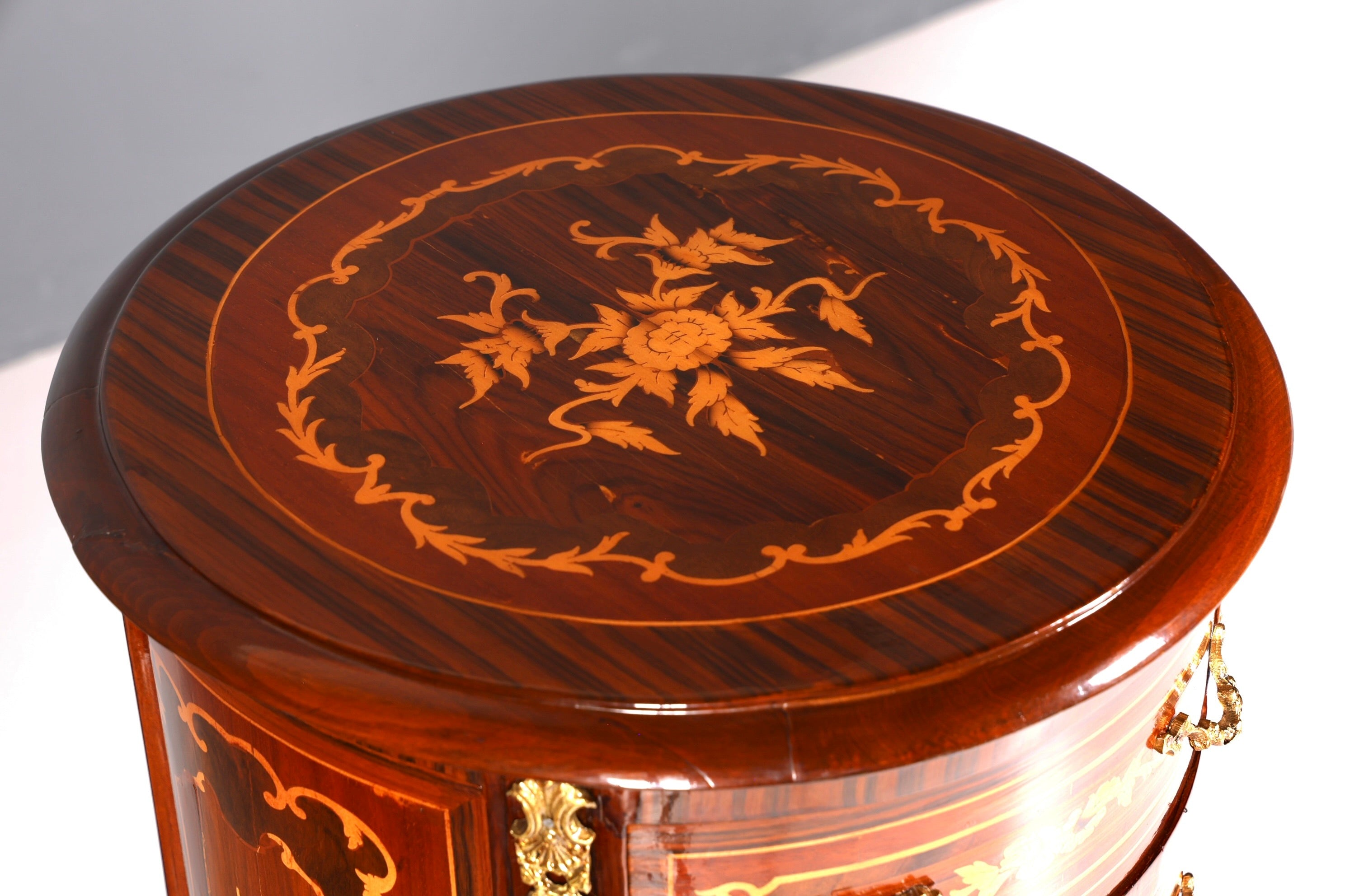 Edle Barock Stil Kommode Vertiko Schubladenkommode Intarsien 7-Schübige Kommode