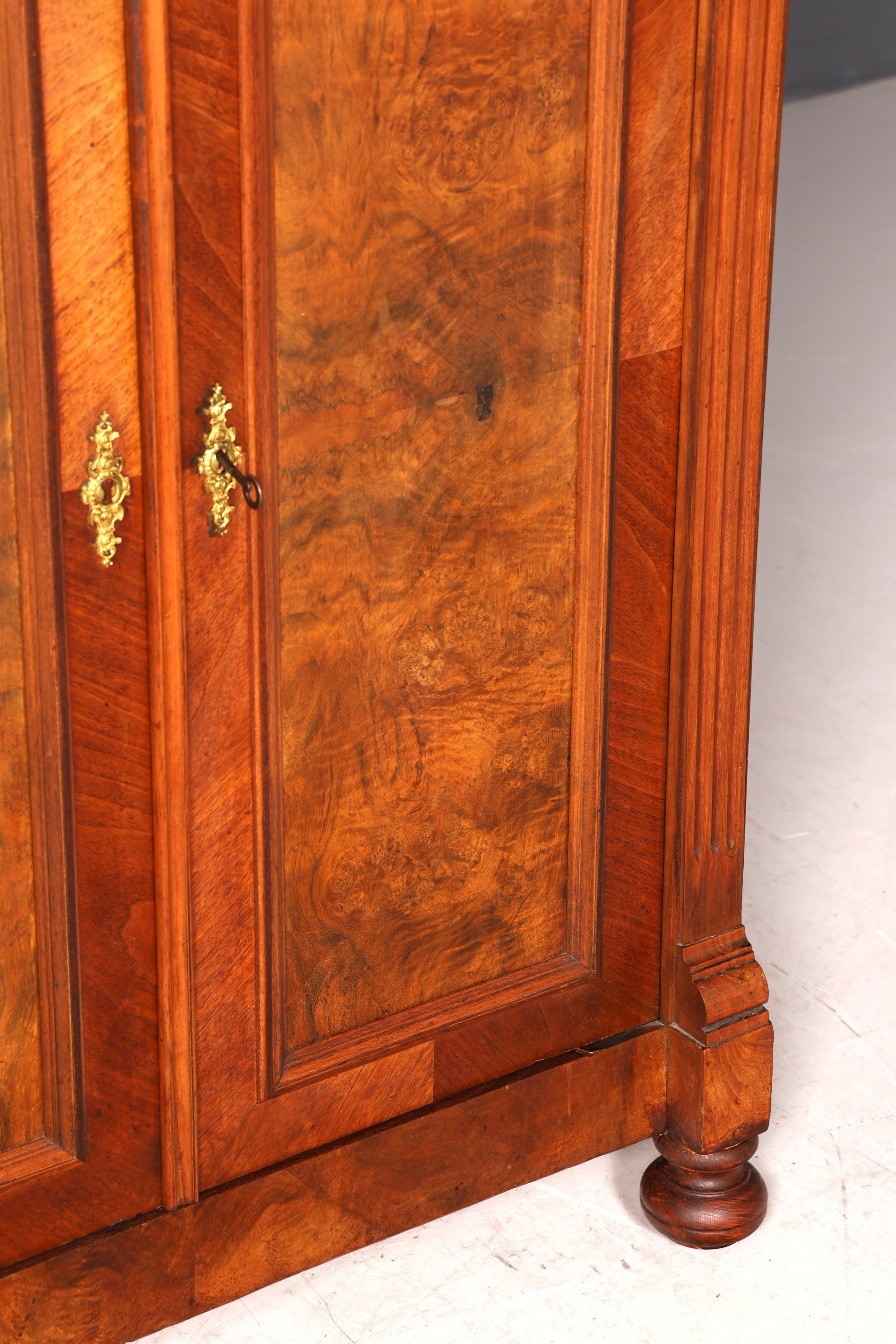 G360 Finish Traumhaftes Gründerzeit Vertiko Jugendstil Schrank Antik Highboard Kommode (Kopie 2)